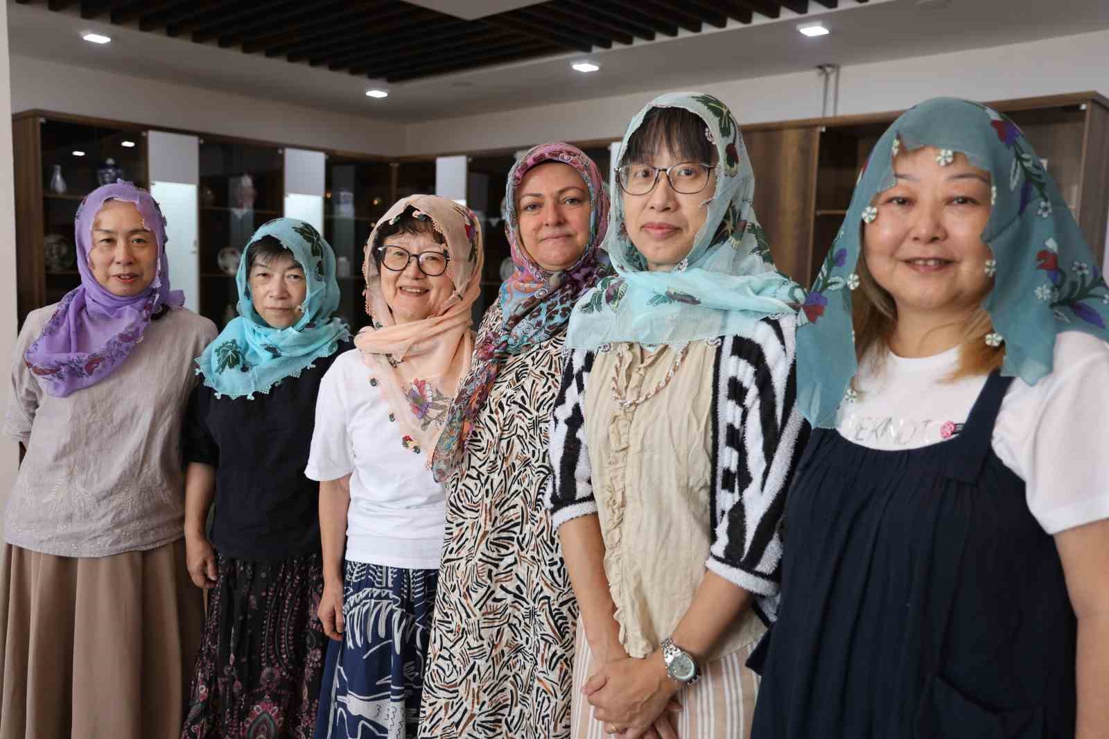 İğne oyası öğrenmek için 8 bin 259 kilometre yol katettiler