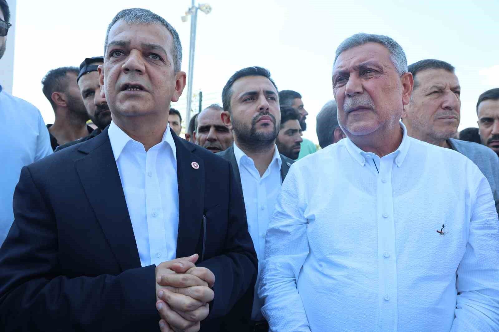 AK Parti heyetinden grevde olan işçilere destek