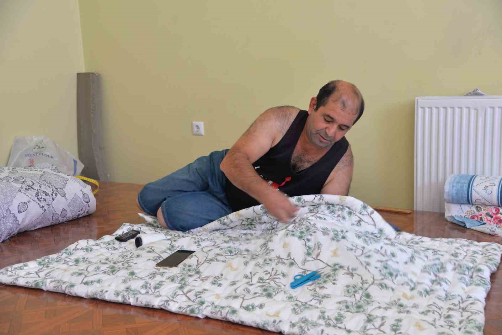 Mesleğin son temsilcilerinden: 30 yıldır el yapımı yorgan, döşek ve yastık yapıyor