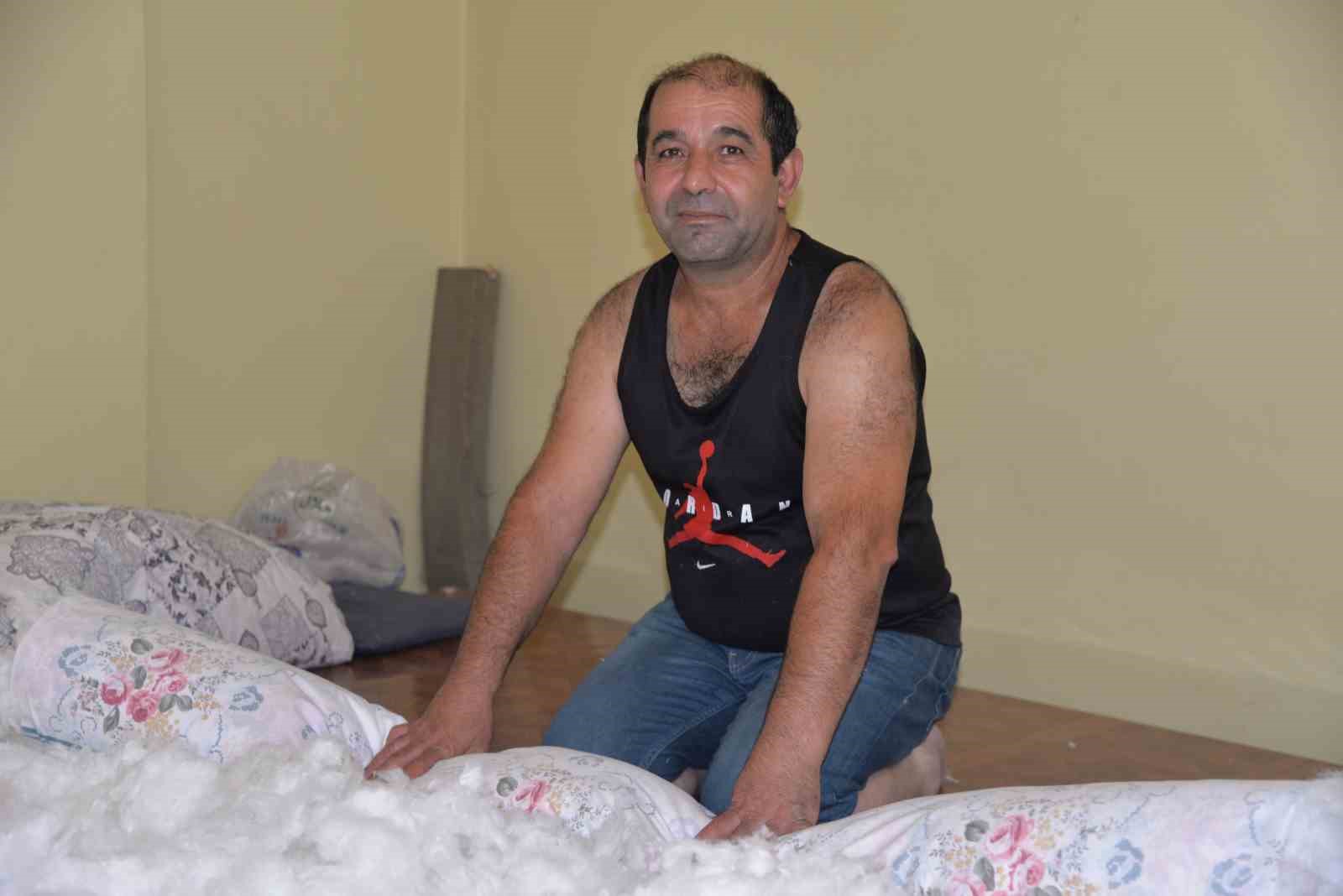 Mesleğin son temsilcilerinden: 30 yıldır el yapımı yorgan, döşek ve yastık yapıyor