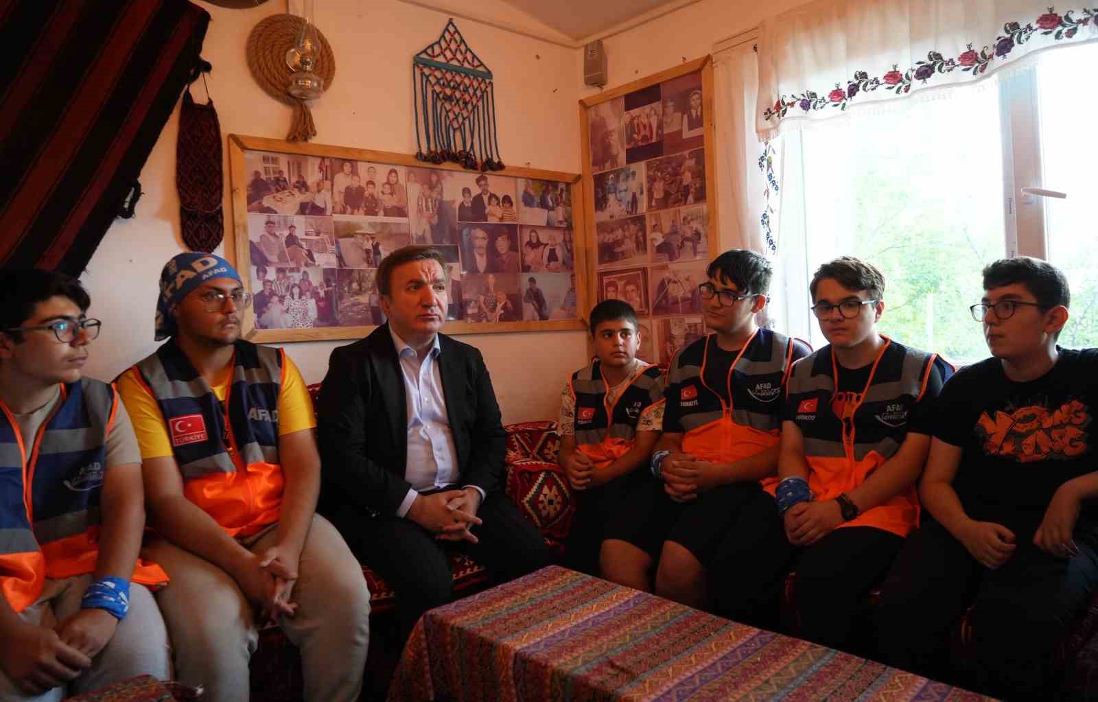 Erzincan’da ’Köyümde Üç Gün’ projesiyle lise öğrencileri teknolojiden uzak köy hayatını deneyimliyor