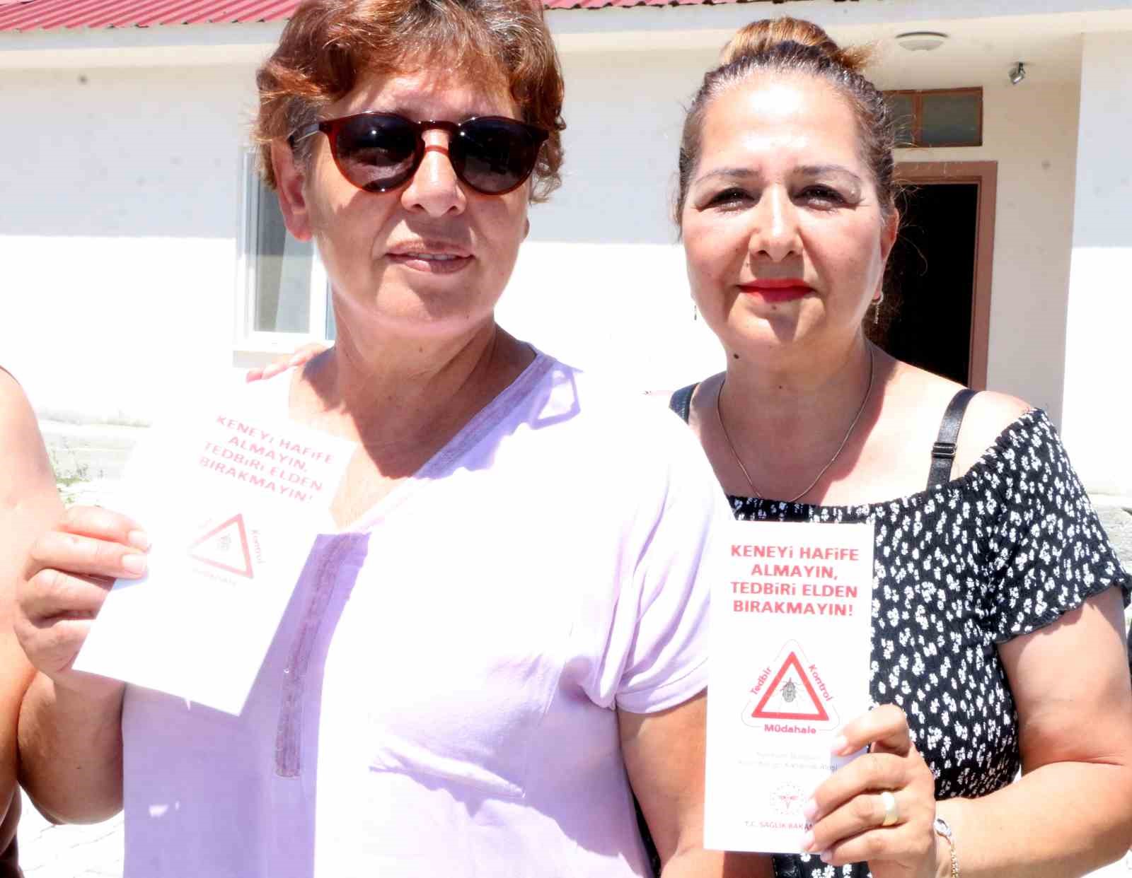 Sağlık ekipleri köylerde keneye karşı vatandaşları bilgilendiriyor