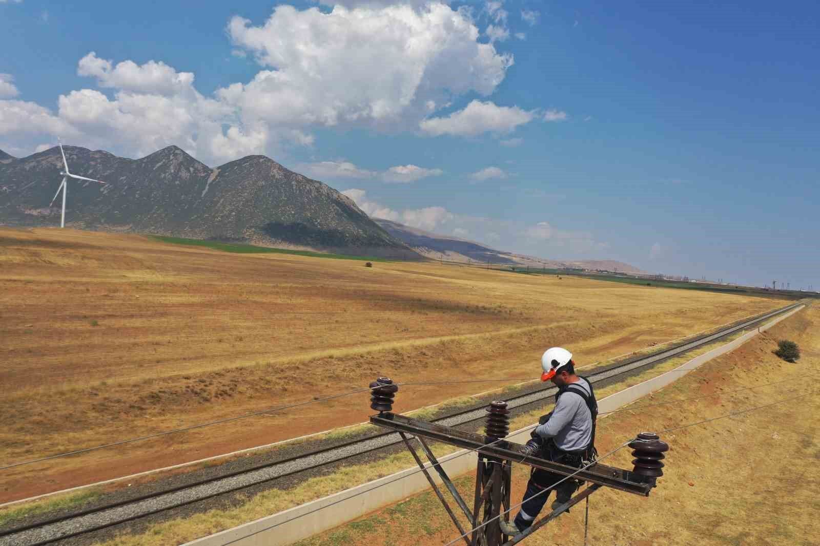 VEDAŞ, Bitlis’teki köy ve mezralarda çalışmalarını sürdürüyor