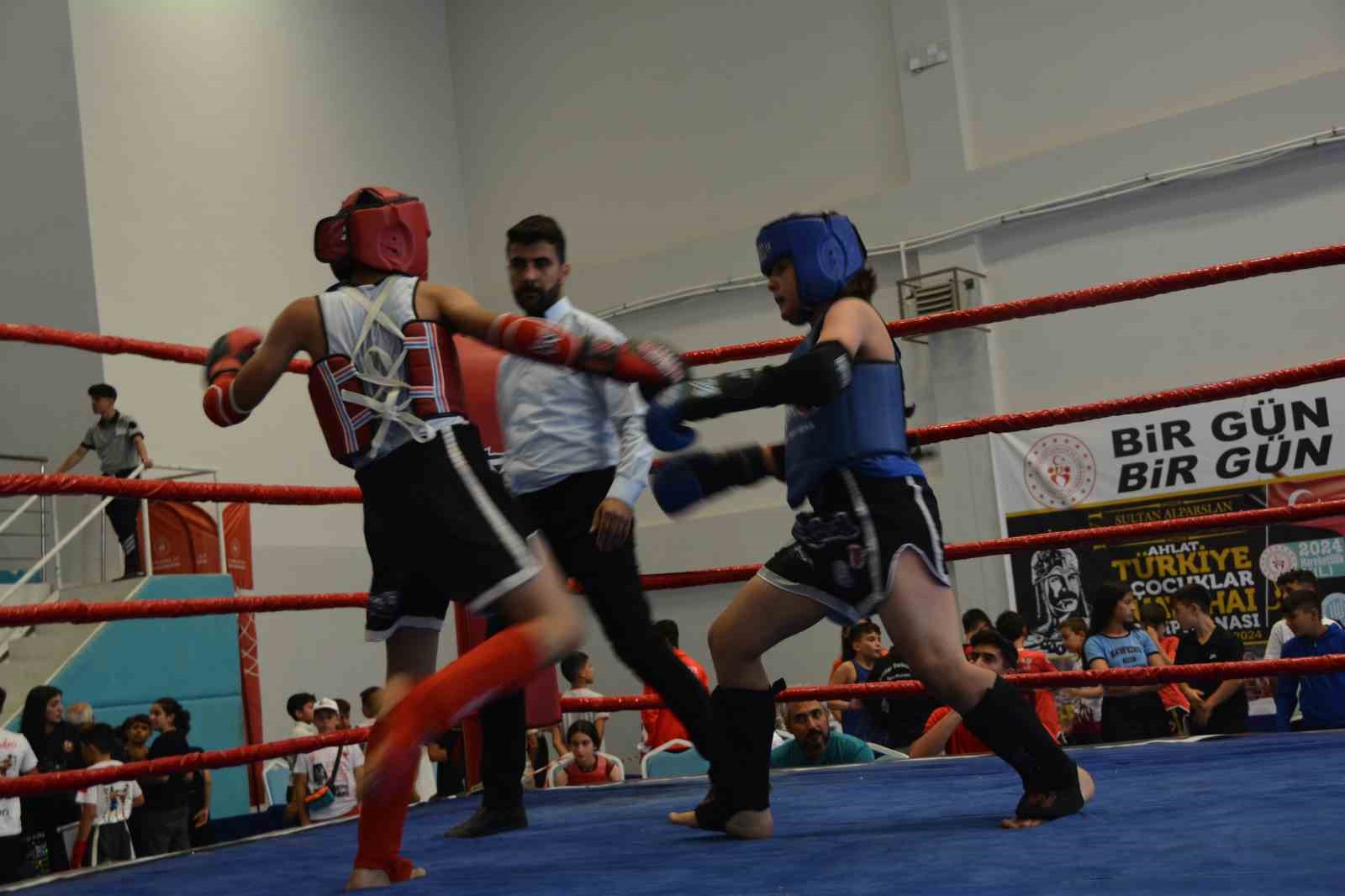 Minikler ve Yıldızlar Muaythai Türkiye Şampiyonası sona erdi