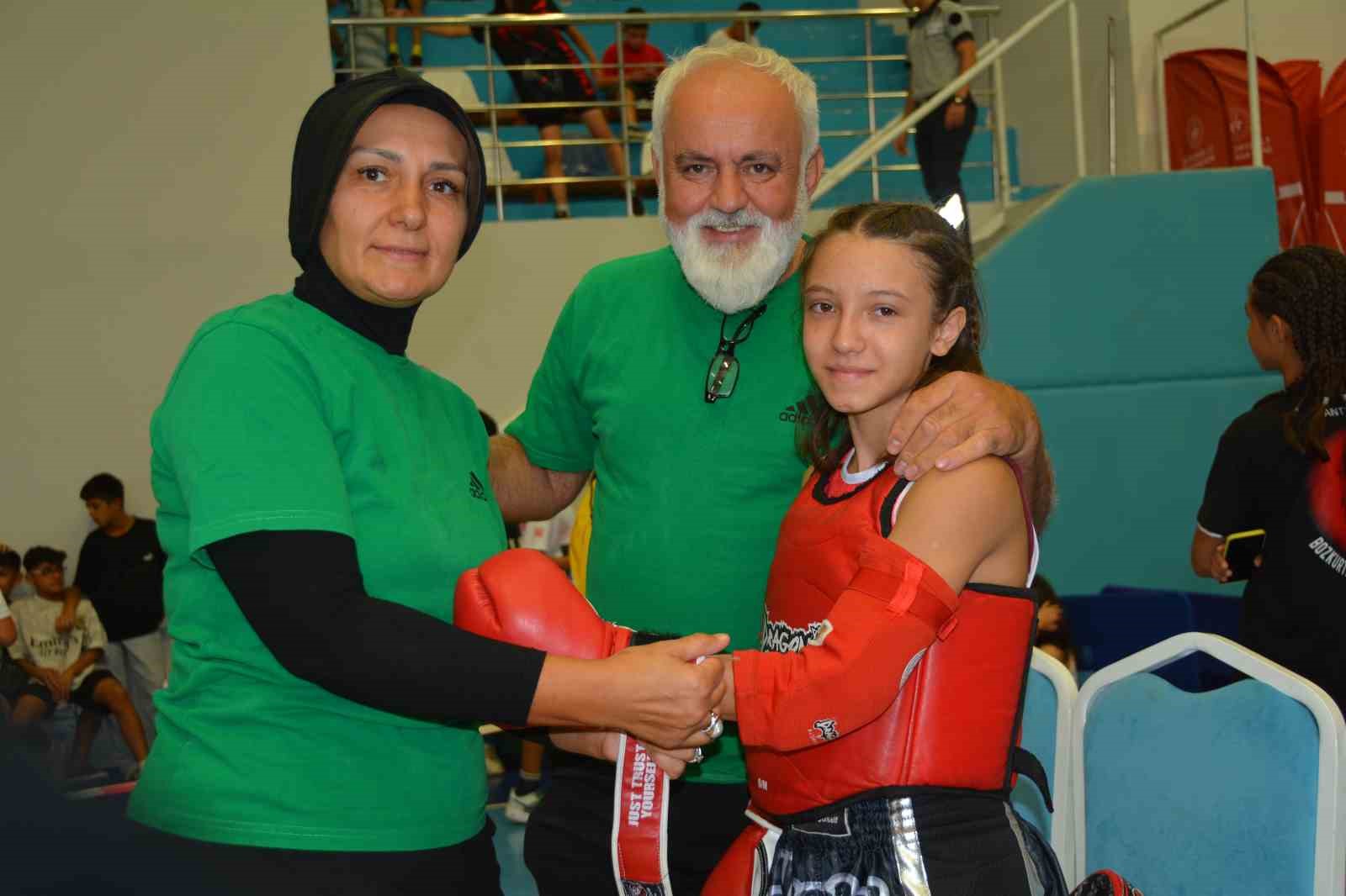 Minikler ve Yıldızlar Muaythai Türkiye Şampiyonası sona erdi