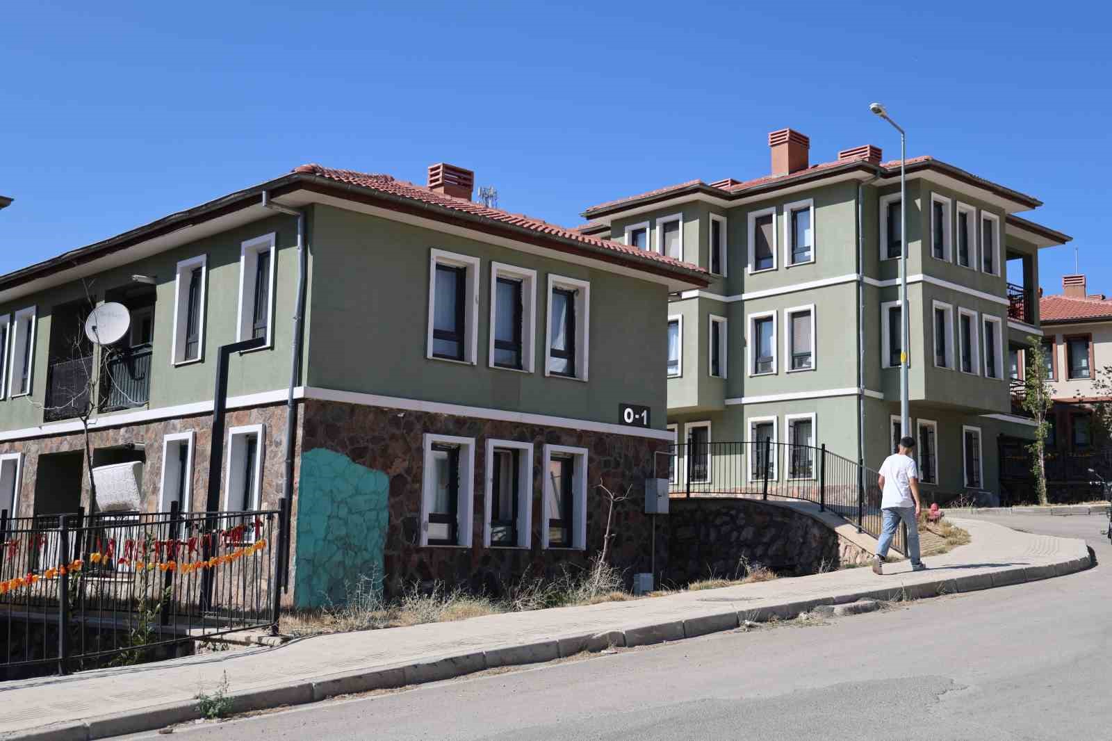 Depremin merkez üssü o ilçe, TOKİ eliyle yenilendi