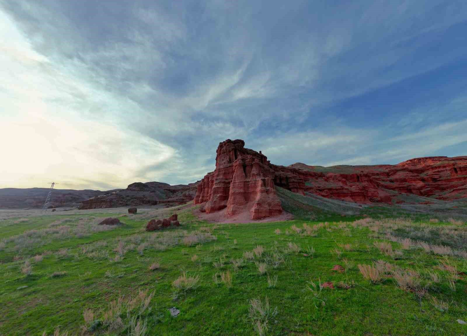 Kırmızı Periler Diyarı güzelliğiyle büyülüyor