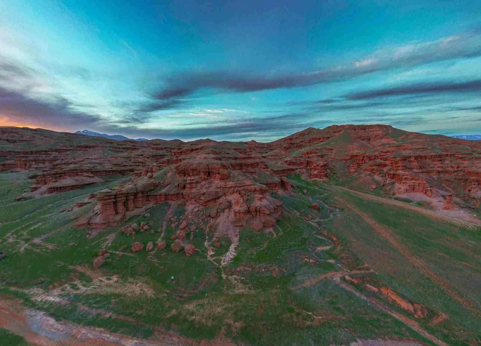 Kırmızı Periler Diyarı güzelliğiyle büyülüyor