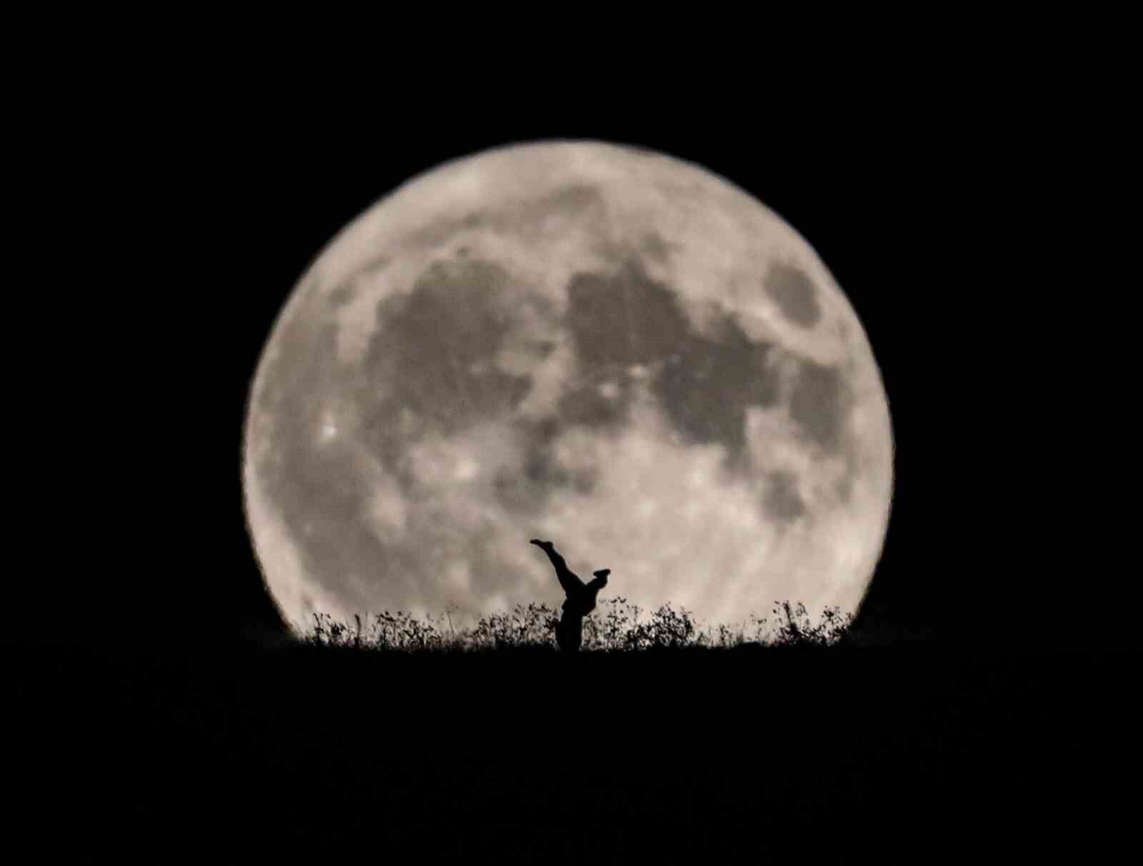 Van’da ‘Süper Mavi Ay’ görsel şölen sundu