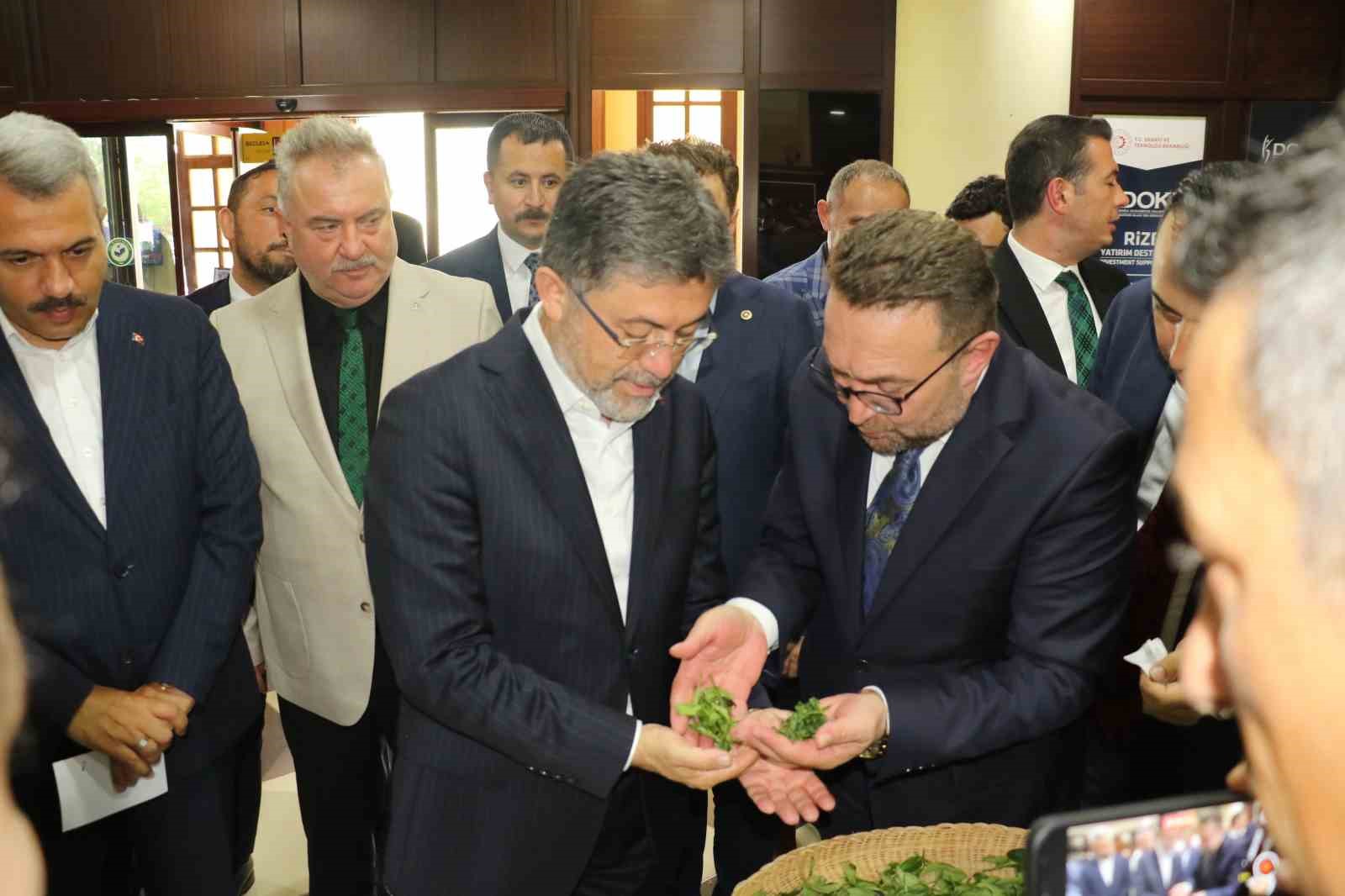 Bakan Yumaklı: “Çayımızın değerine değer katmak için gücümüzün son damlasına kadar çalışmaya devam edeceğiz”