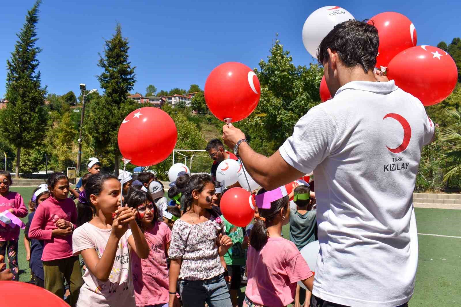 Mevsimlik tarım işçilerinin çocukları şenlikte buluştu