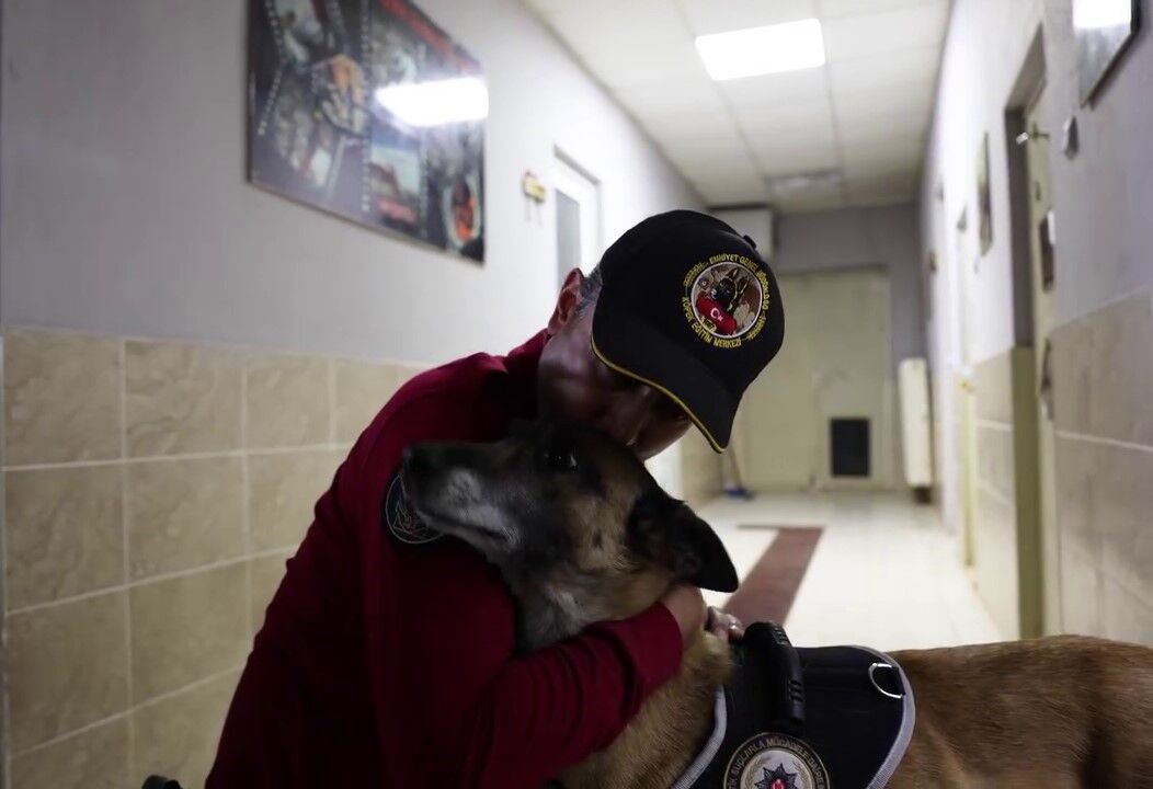 Narkotik köpeği Eris’e duygu yüklü veda paylaşımı