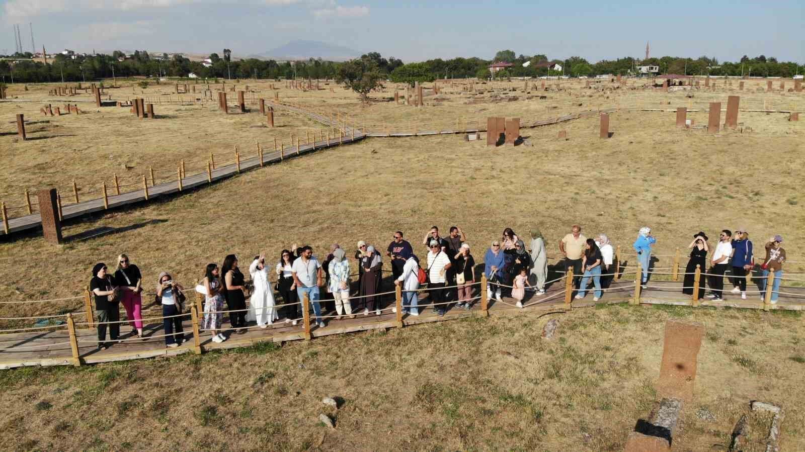 Selçuklu Mezarlığında hafta sonu yoğunluğu