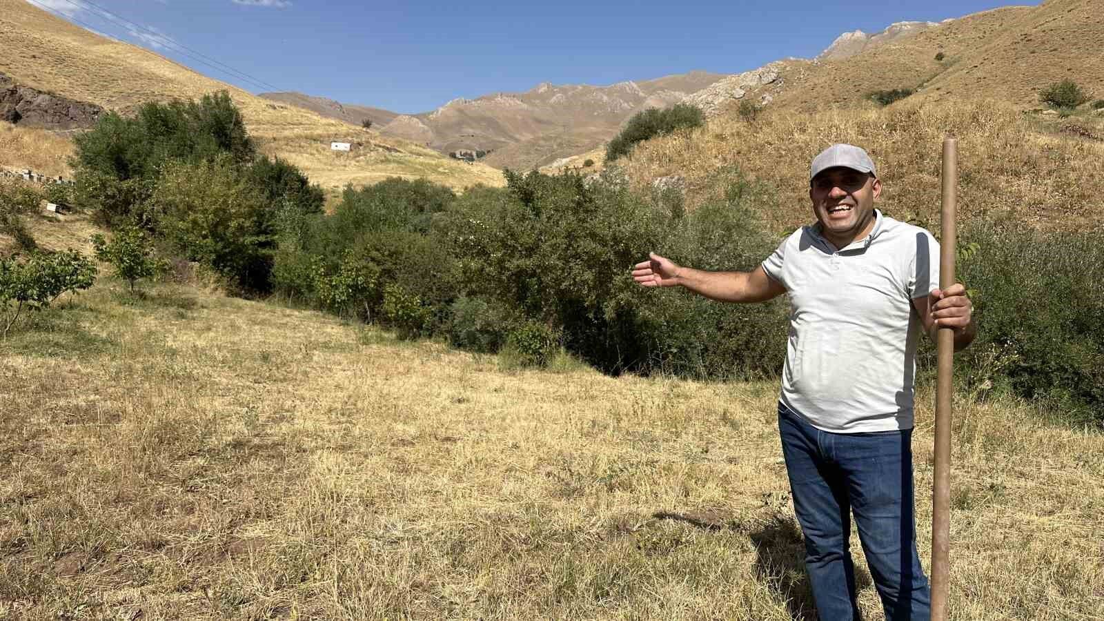 Hem öğretmen hem çiftçi