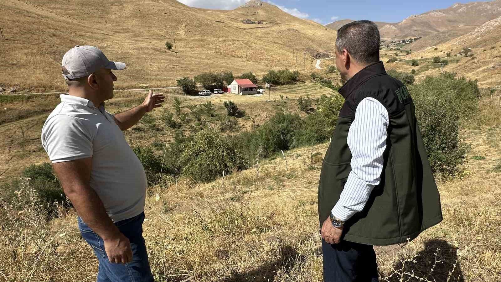 Hem öğretmen hem çiftçi