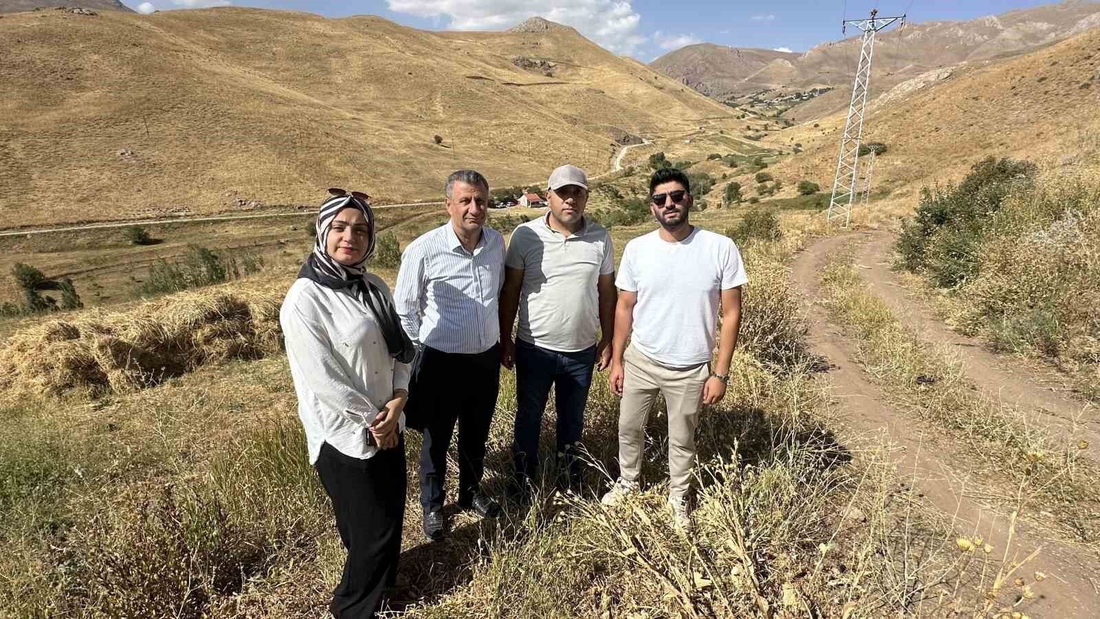 Hem öğretmen hem çiftçi