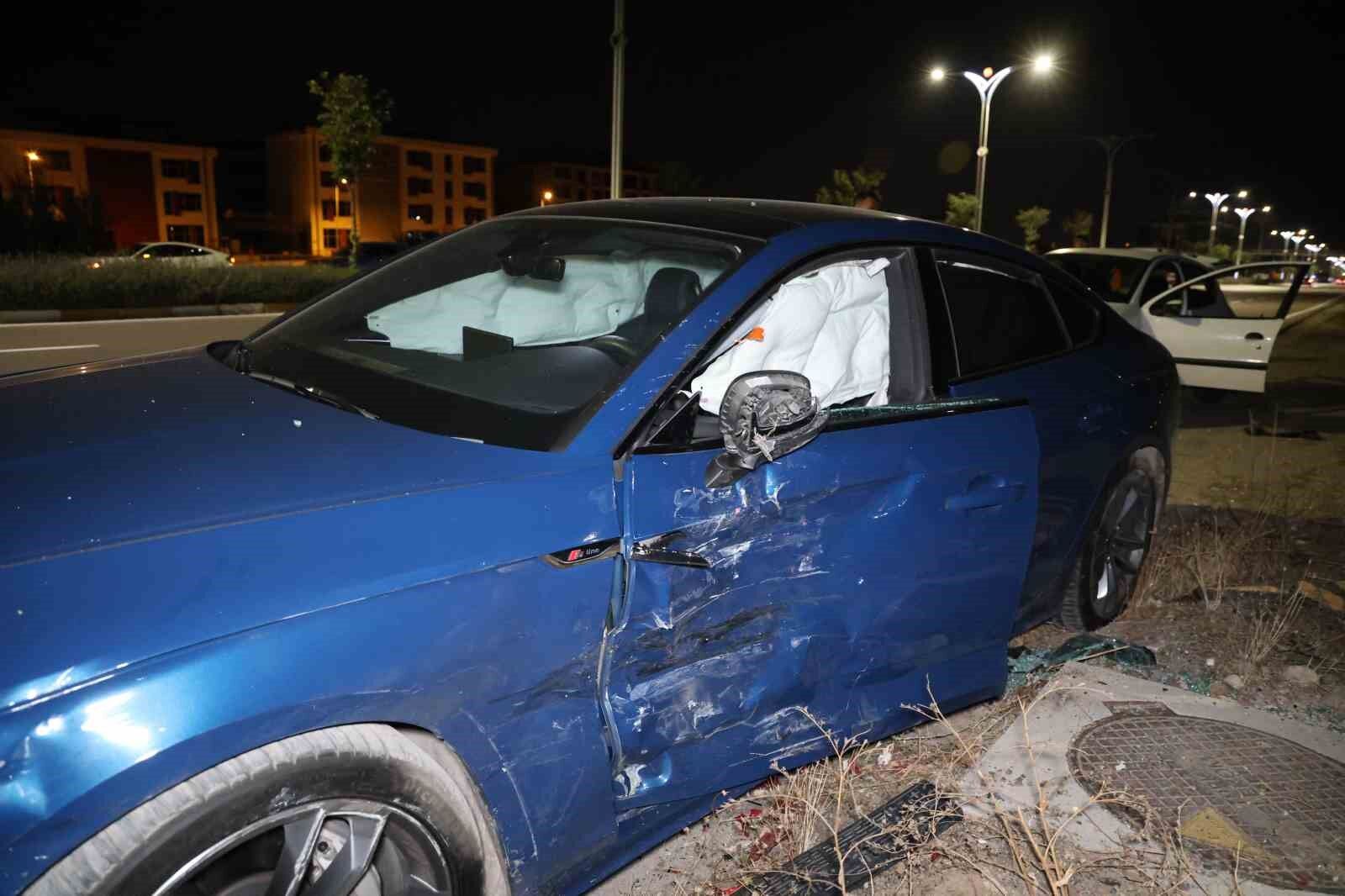 Elazığ’da iki otomobil çarpıştı: 1 yaralı