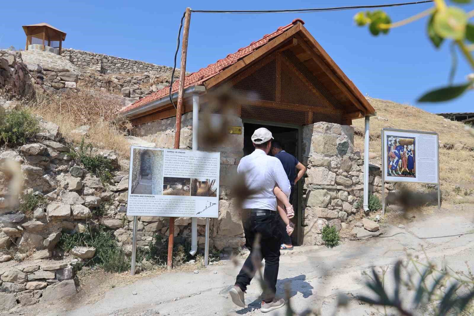 İki kral esir edilmişti, 36 metre derinde 100 basamakla iniliyor