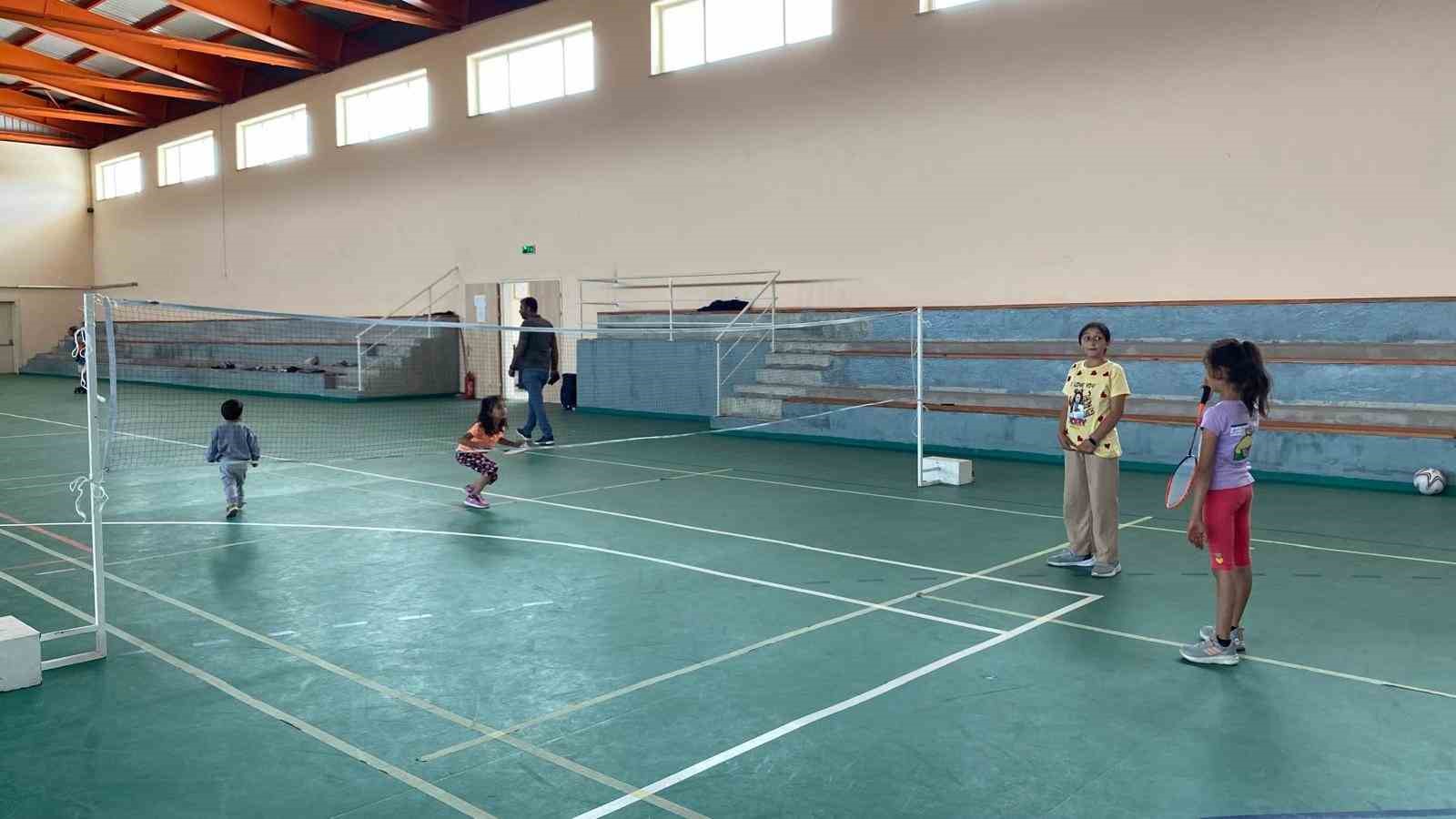 Arpaçaylı çocuklar yaz tatilini spor yaparak geçiriyor