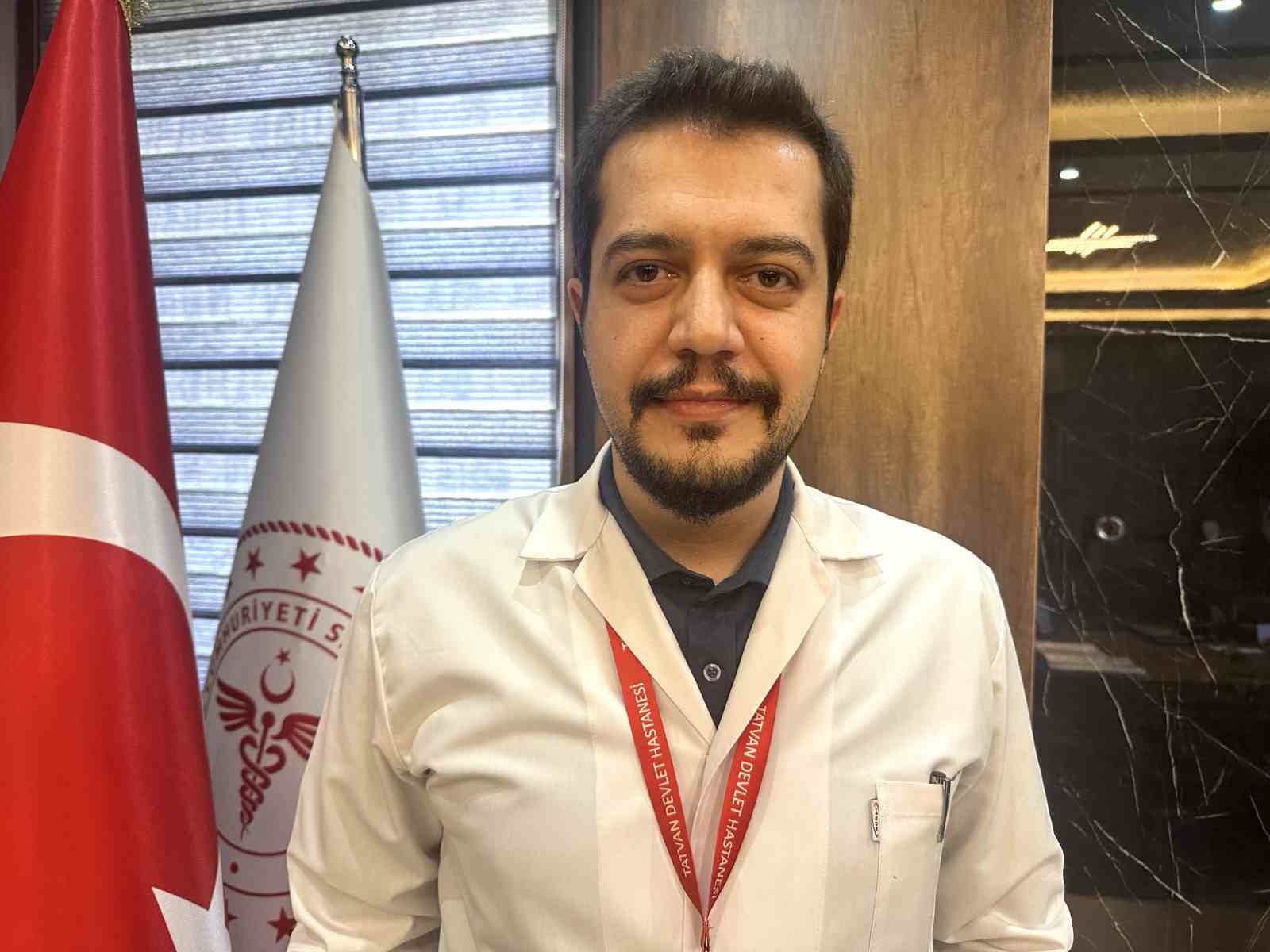 Hastanın gözünde canlı kene çıktı