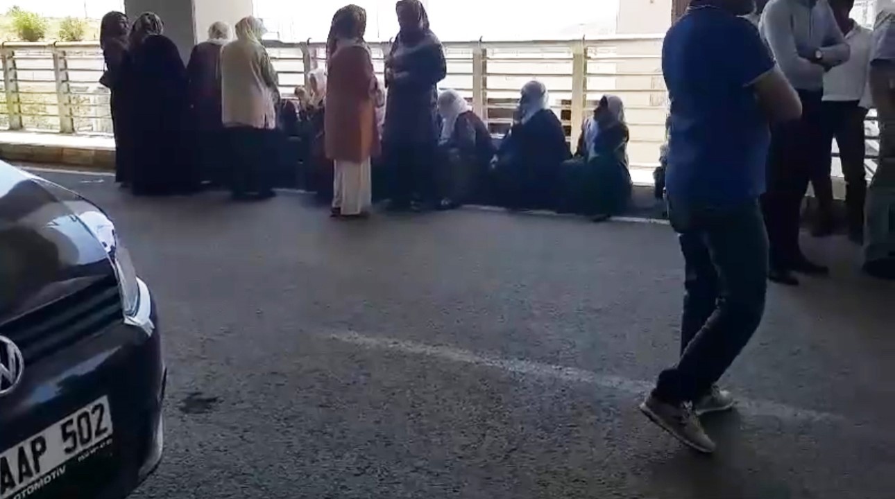 Otobüs kazasında hayatını kaybedenlerin cenazesi defnedilmek üzere Ağrı’ya getirildi