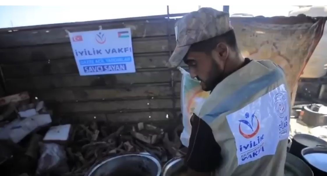 Savcı Sayan’dan, Gazze’ye sıcak yemek yardımı