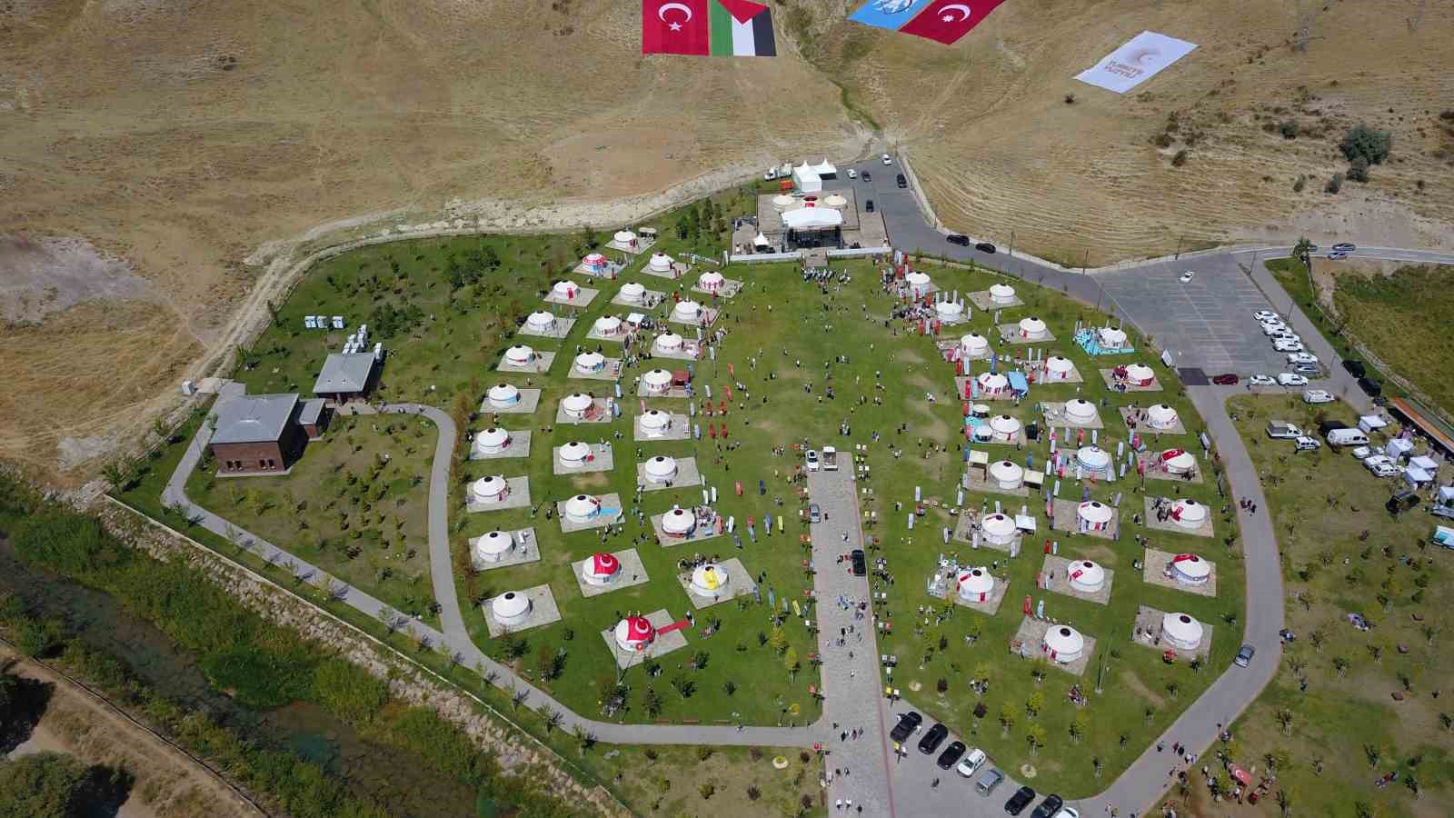 Ahlat’taki Malazgirt kutlamaları coşkuyla devam ediyor