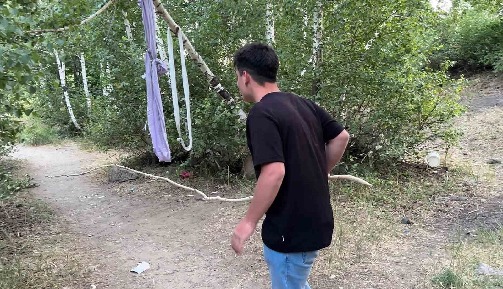 Nemrut’a pikniğe giden vatandaşlar ayı sürprizi ile karşılaşıyor