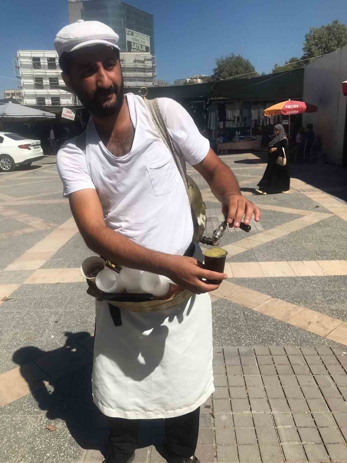 Malatya’da sıcak havaların vazgeçilmezi Meyan Şerbeti