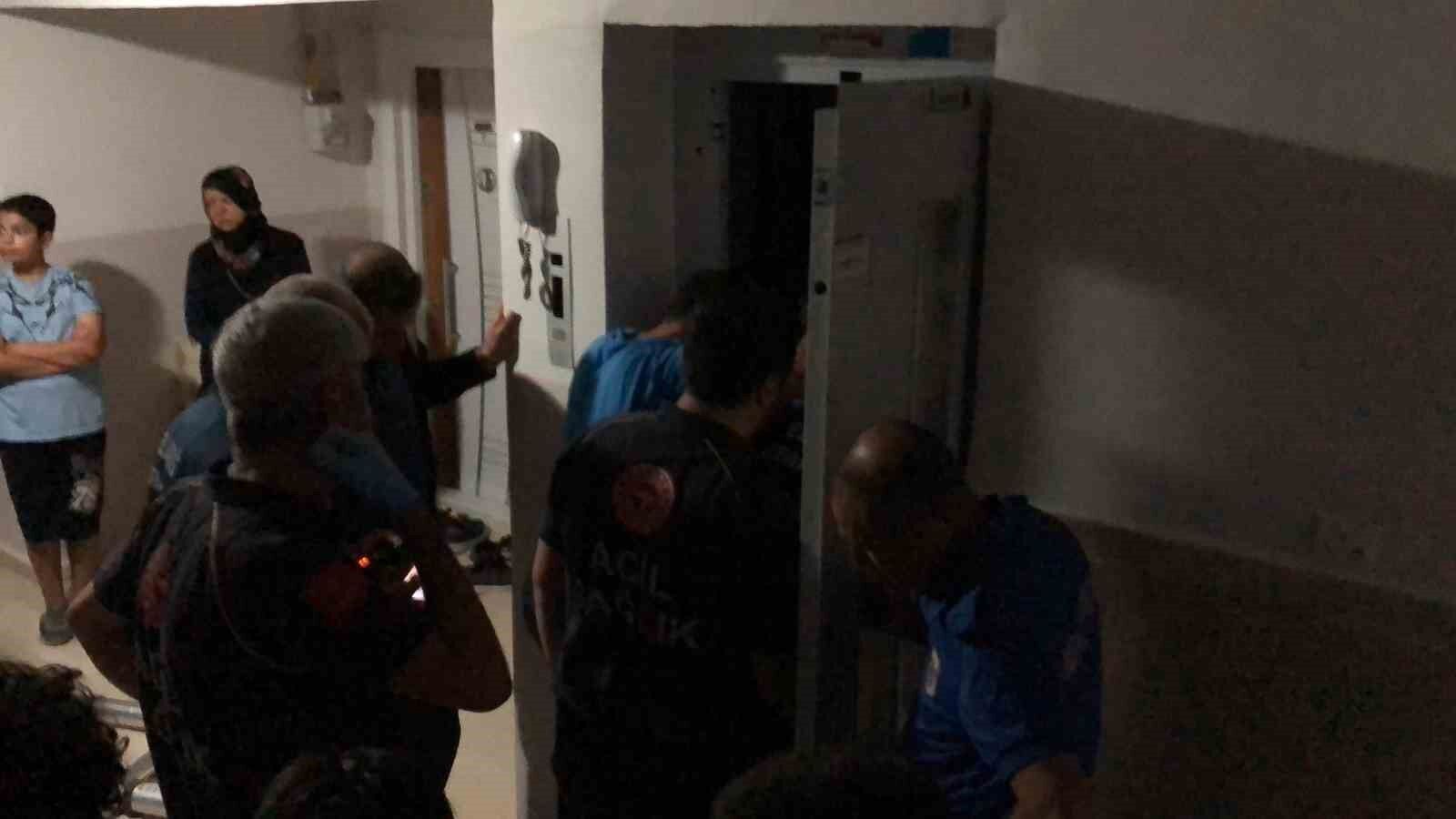 Elazığ’da asansör boşluğuna düşüp yaralanan şahıs hayatını kaybetti