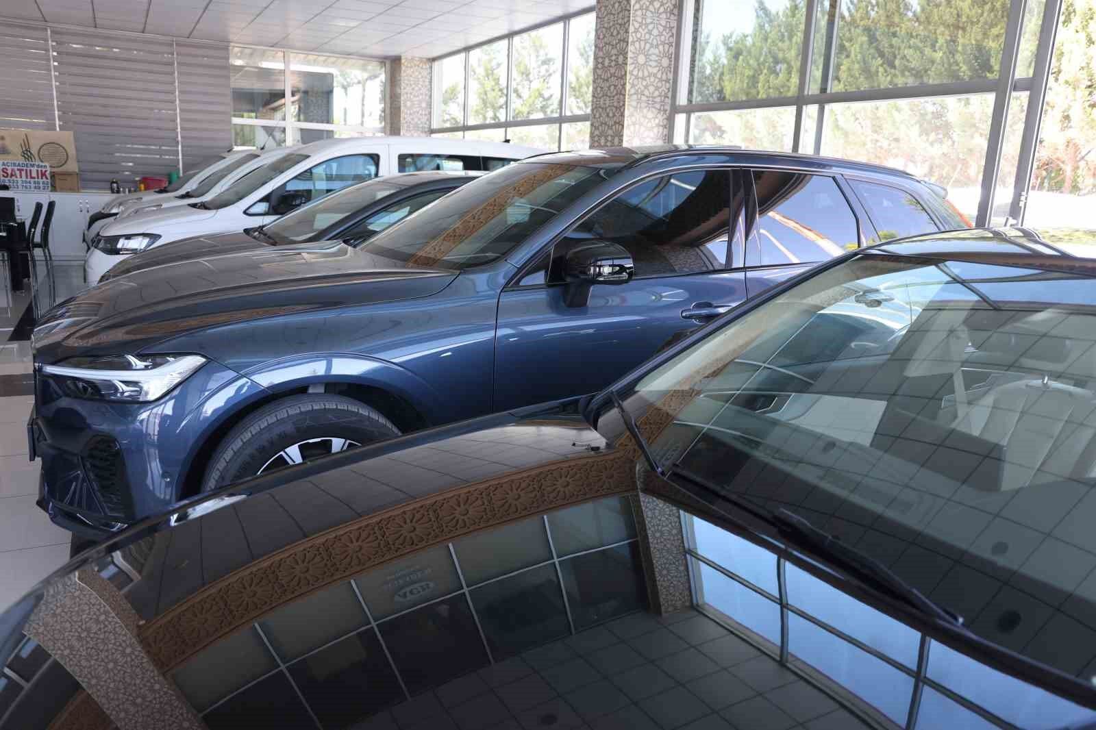 İkinci el araç piyasasının gözü döviz kurunda