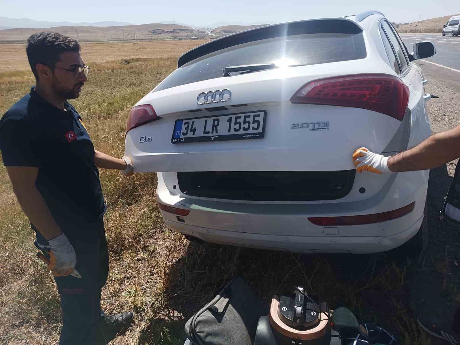 Özalp’te otomobiller çarpıştı: 3 yaralı