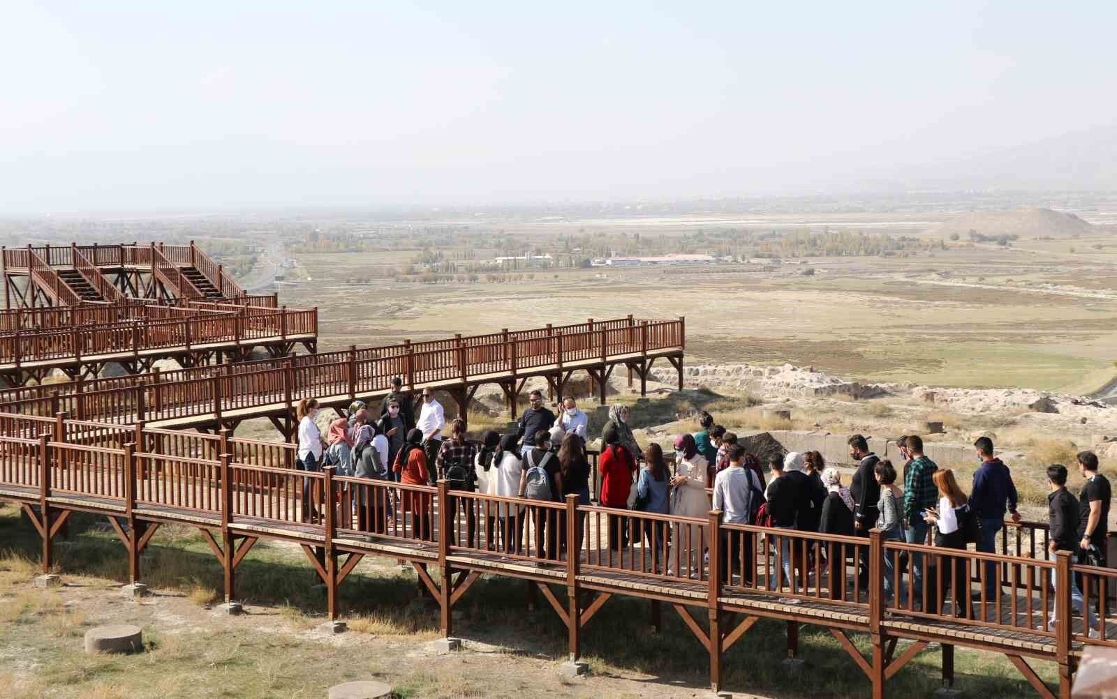 Doğu Anadolu Bölgesinde görülmesi gereken antik kentler
