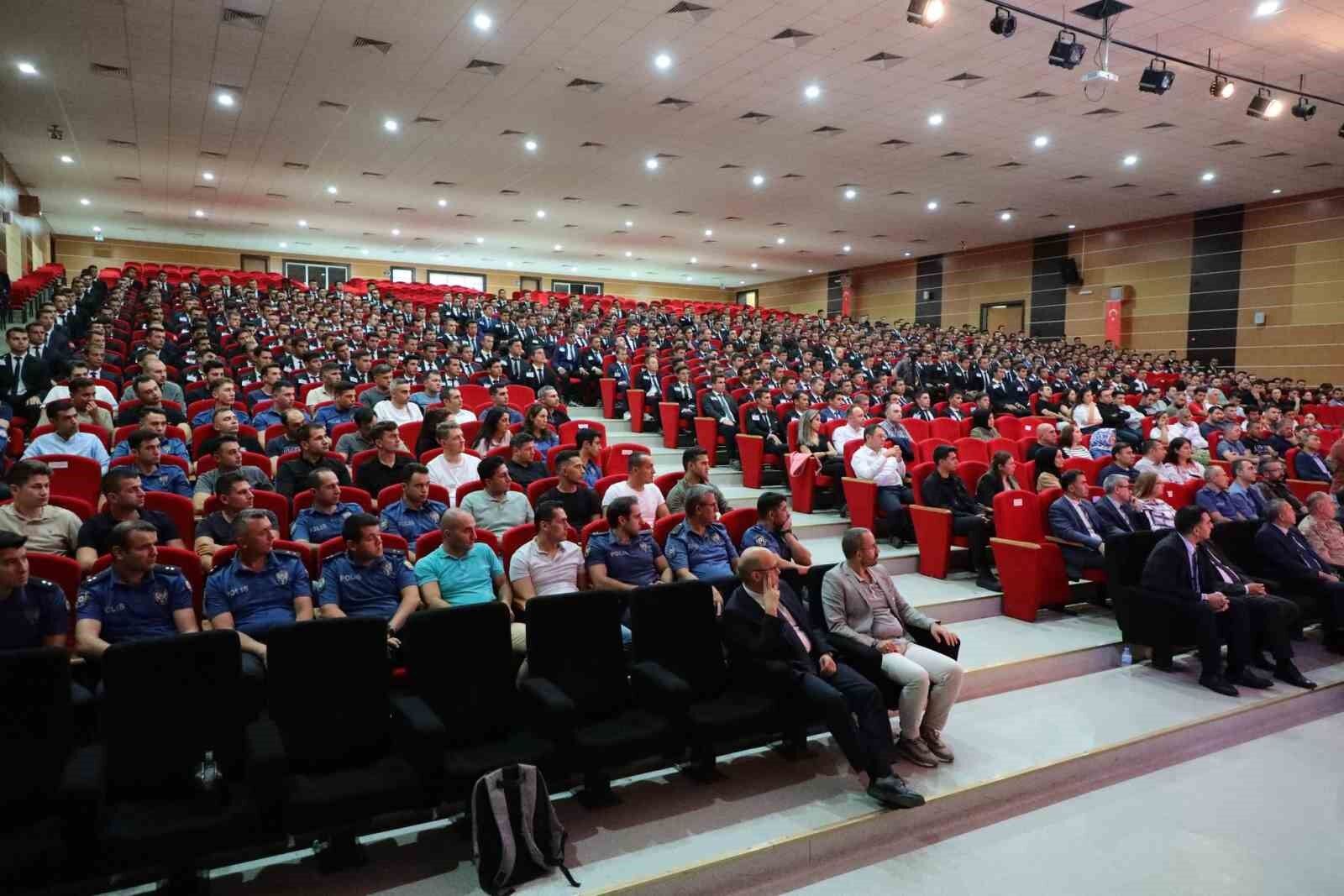 Polis adaylarına