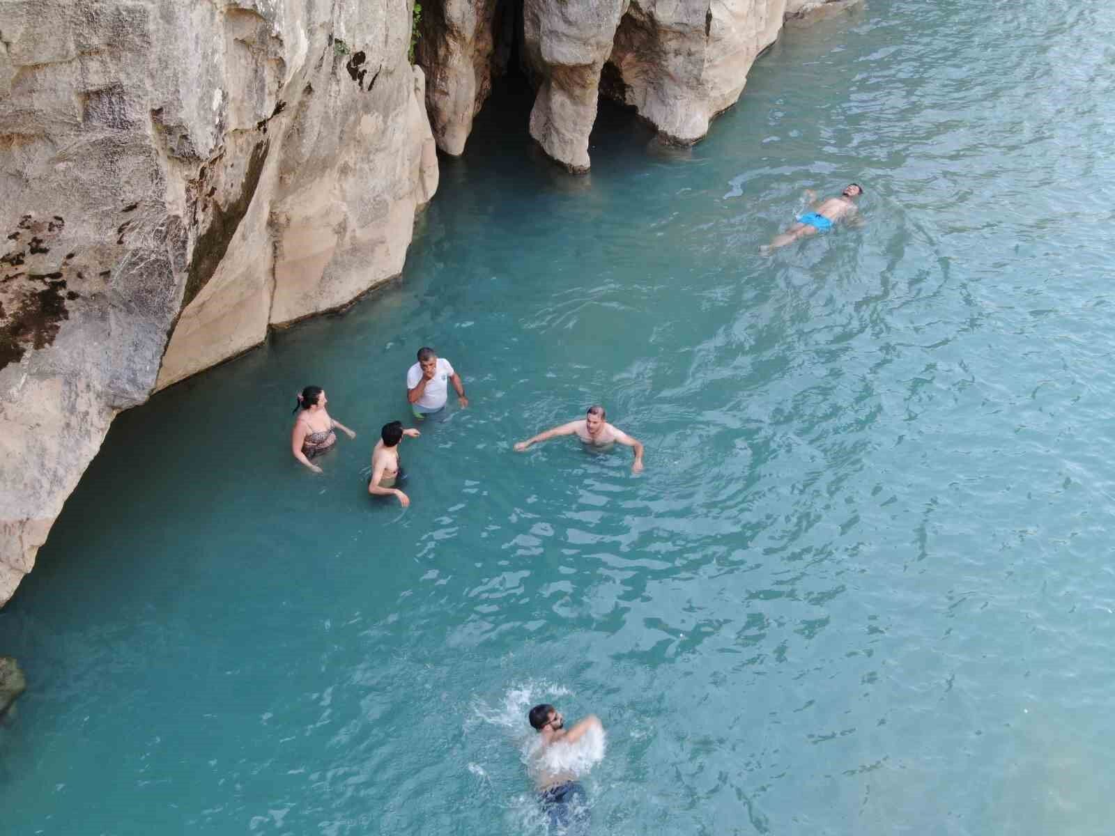 Keşfedilmeyi bekleyen Masiro Kanyonu güzelliğiyle büyülüyor