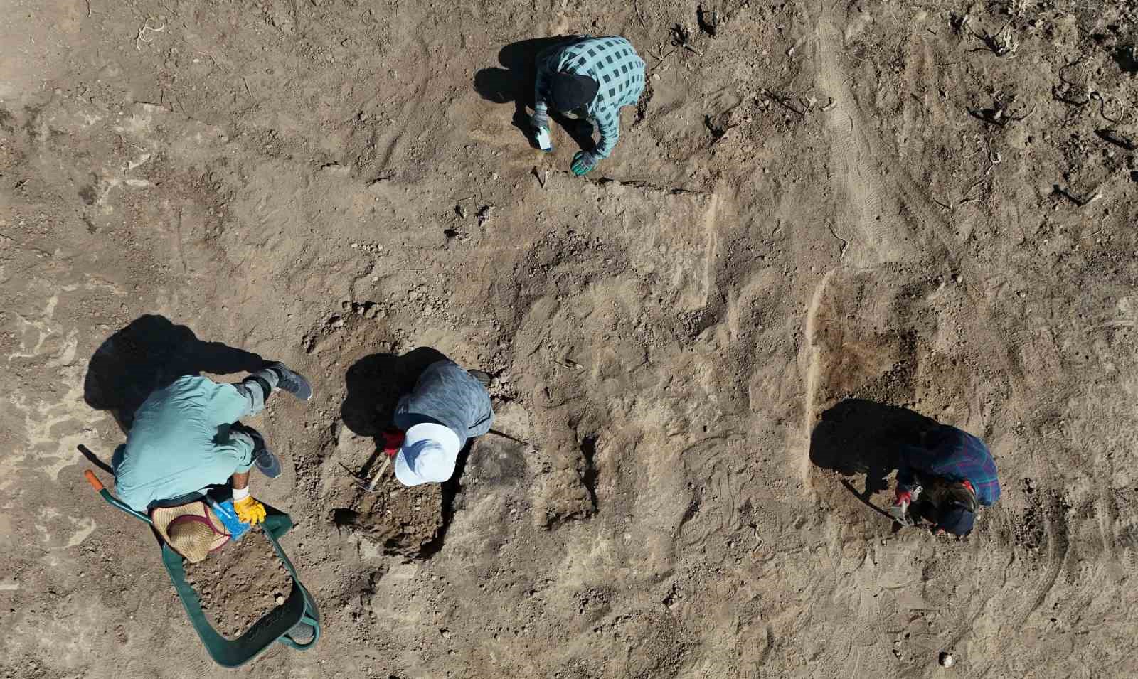 2 bin 300 rakımdaki Kef Kalesi kazısında Urartu’nun izleri araştırılıyor