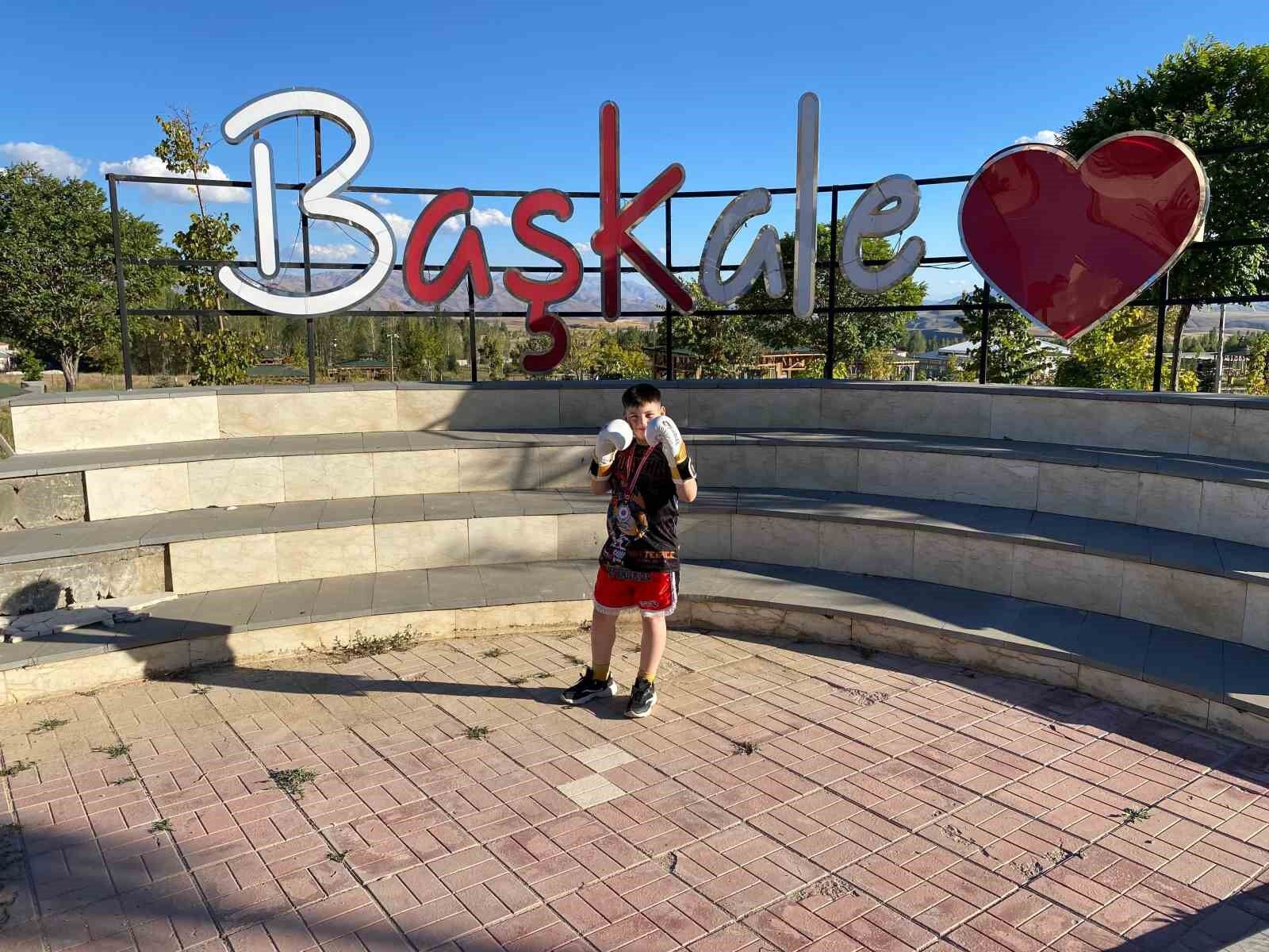 Başkaleli Muhammed Bekir dünya şampiyonluğu için ter döküyor