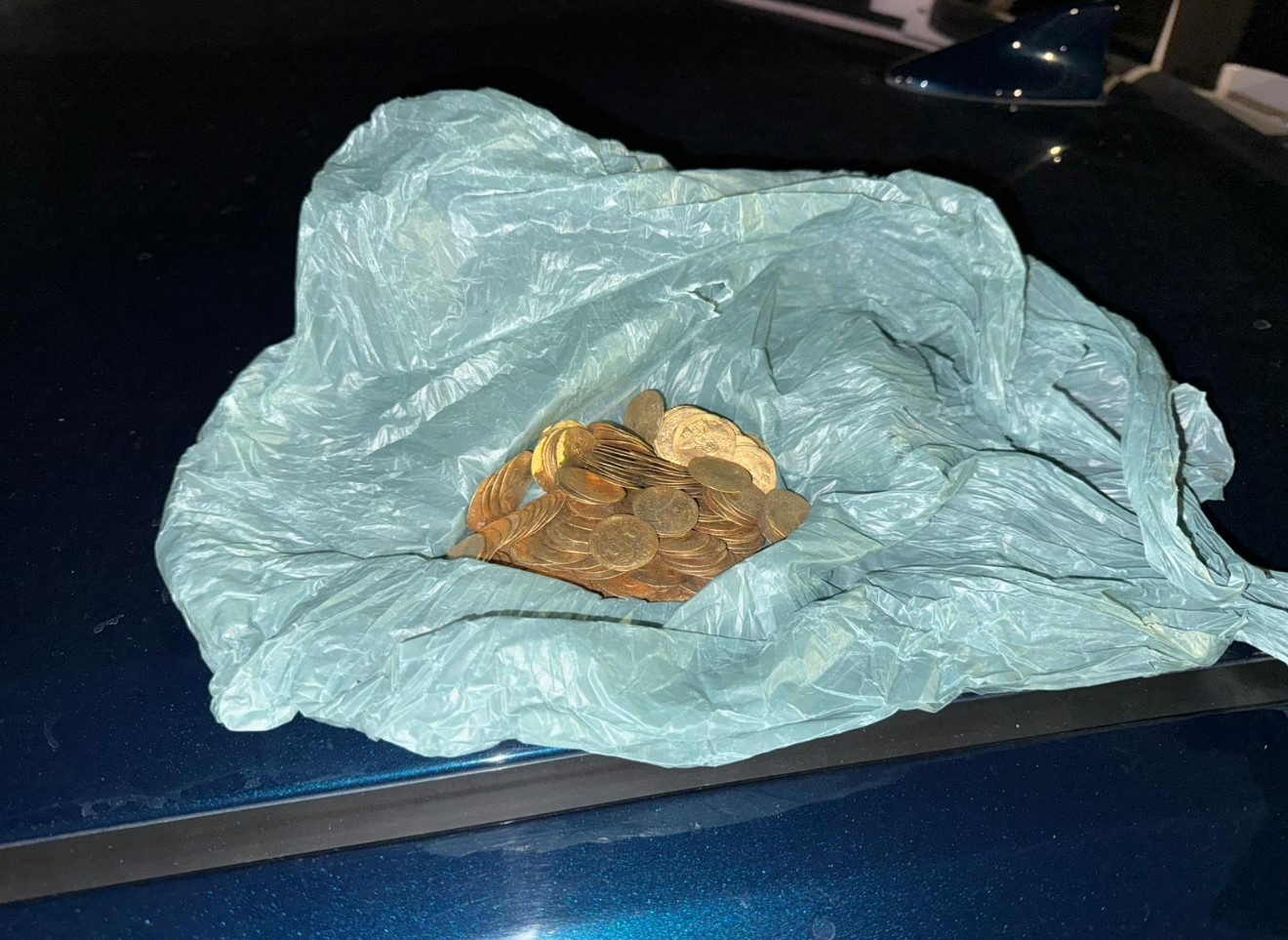 Iğdır’da 201 altın sikke ele geçirildi