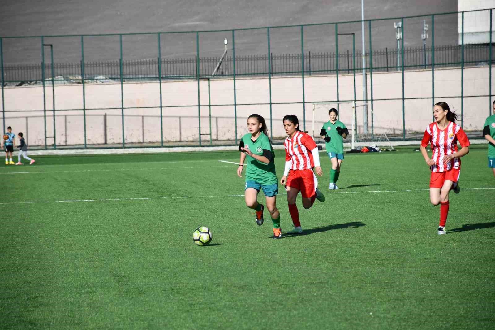 Kadın futbolunda Gürcistan ile dostluk maçı