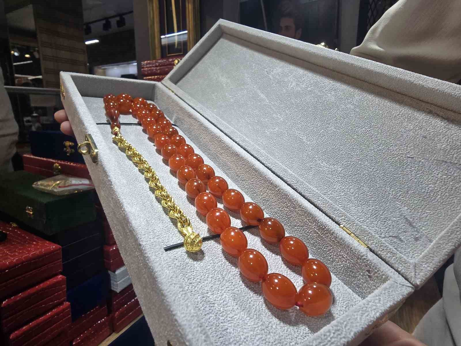 Osmanlıdan kalma 200 yıllık tespihin fiyatı dudak uçuklatıyor: Tam 330 bin lira