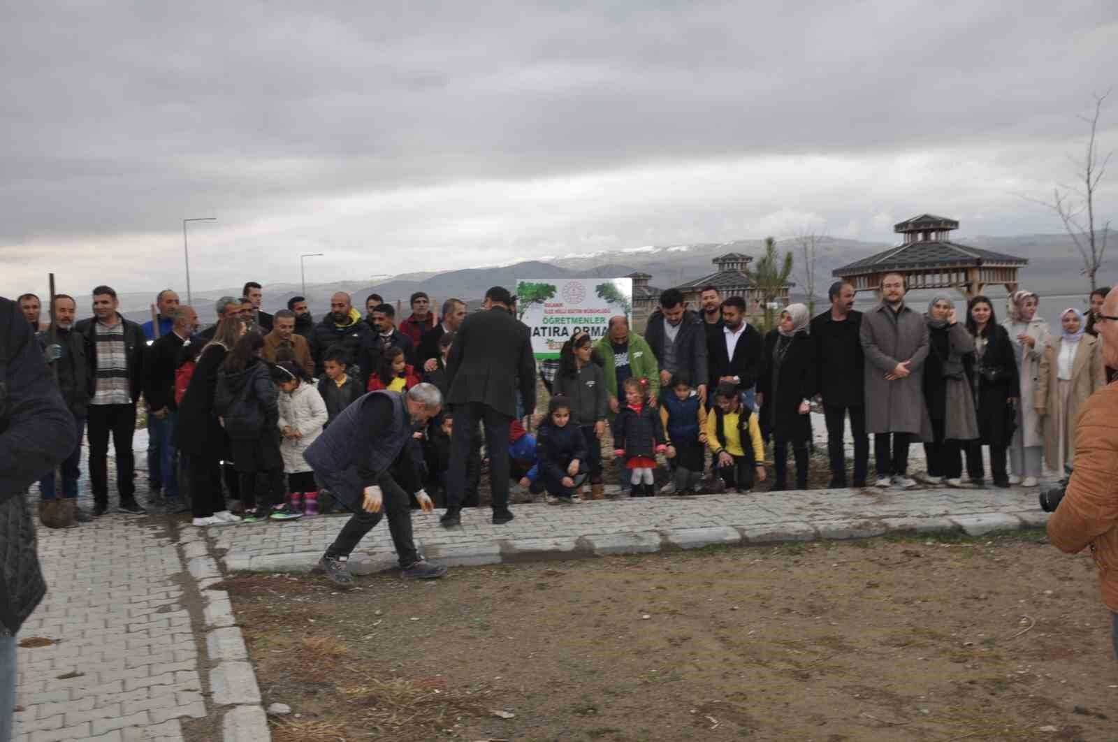 Bulanık’ta ‘Öğretmenler Hatıra Ormanı’ oluşturuldu