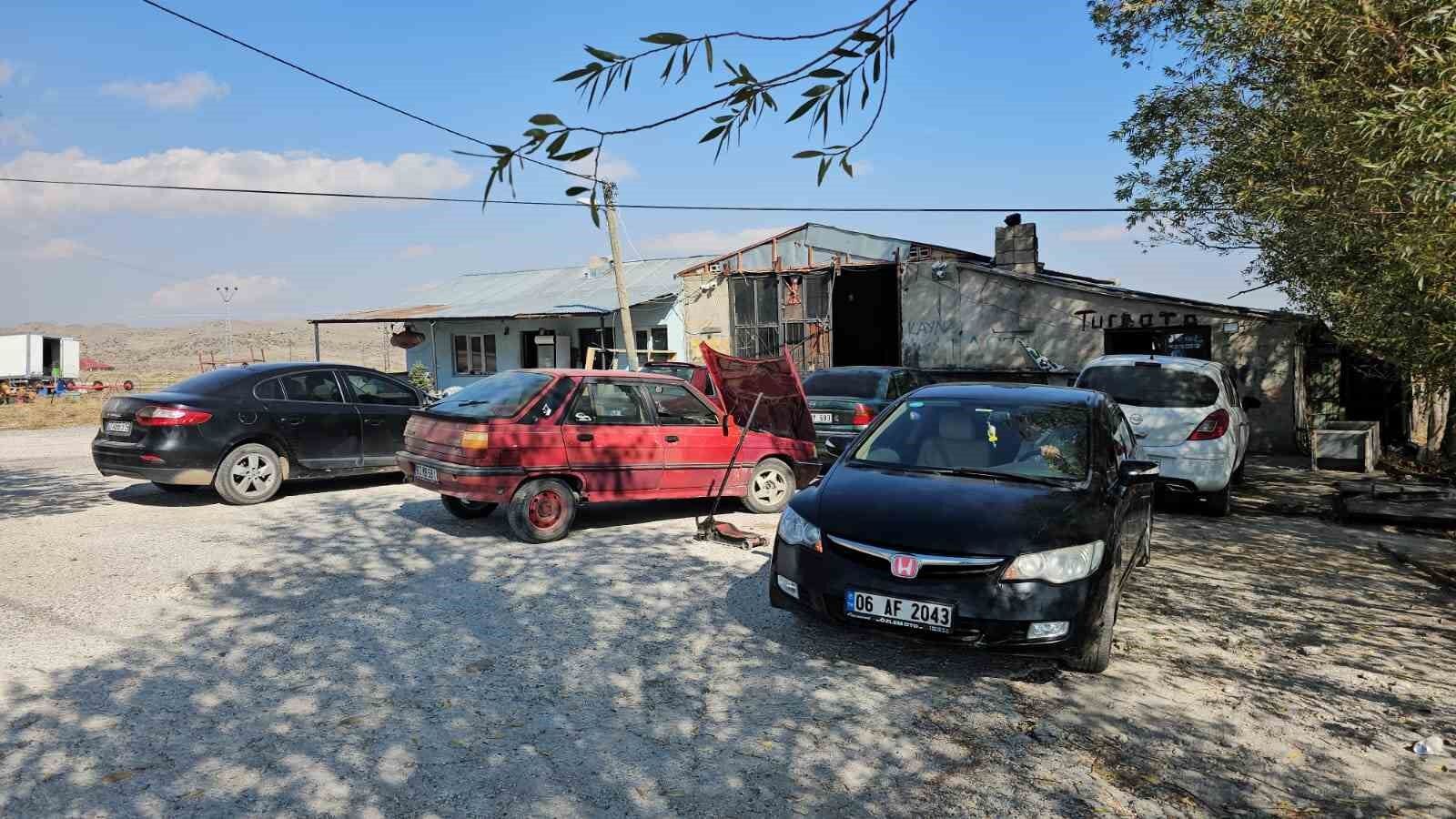 Adilcevaz da araç sahipleri lastikçilere akın etti