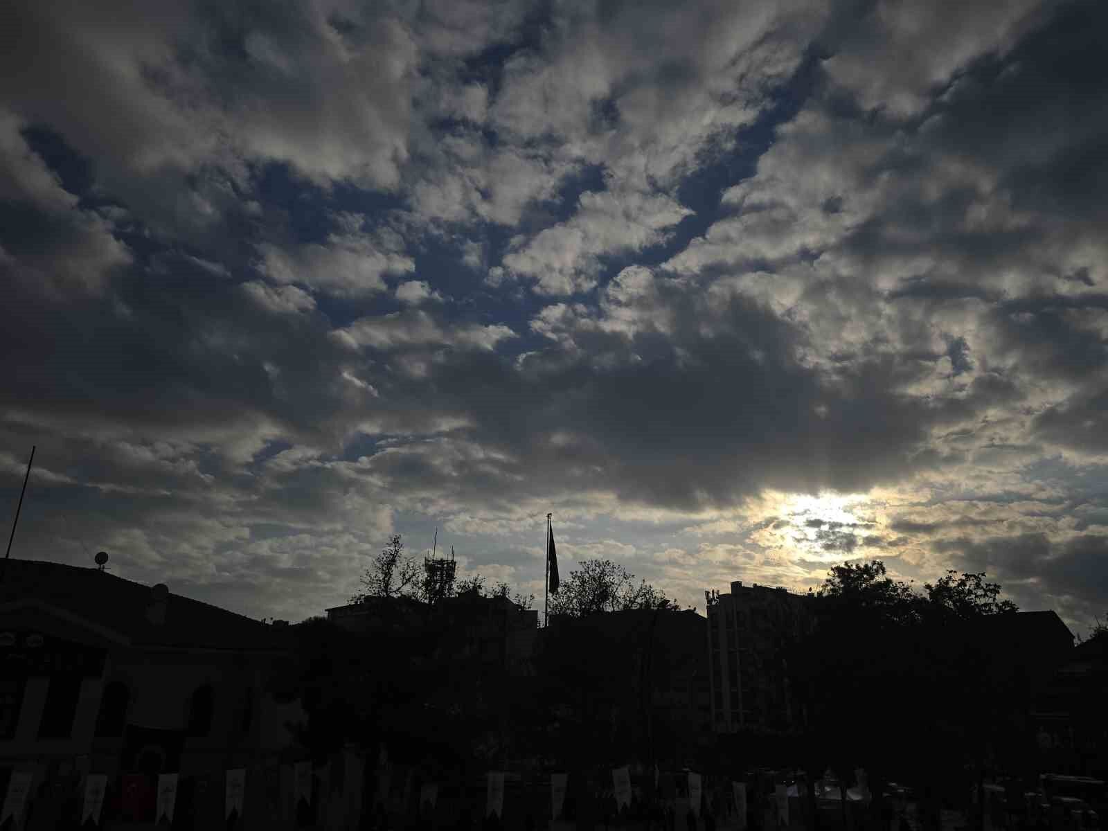 Elazığ’da bulutların görsel şöleni