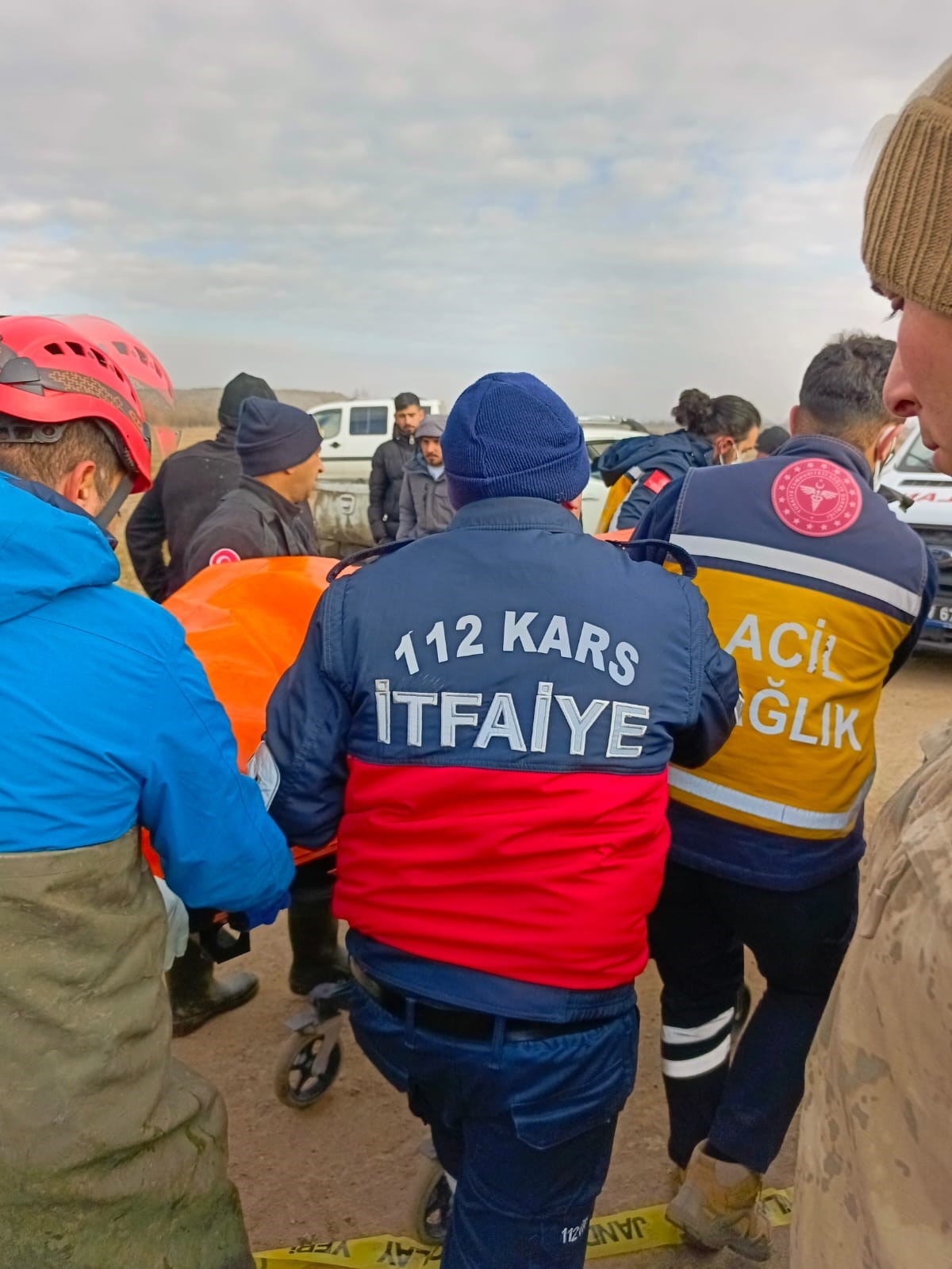 Traktör Kars Çayı’na düştü: 1 ölü