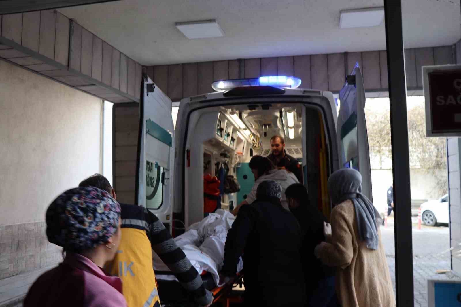 Oltu’da trafik kazası: 4 yaralı