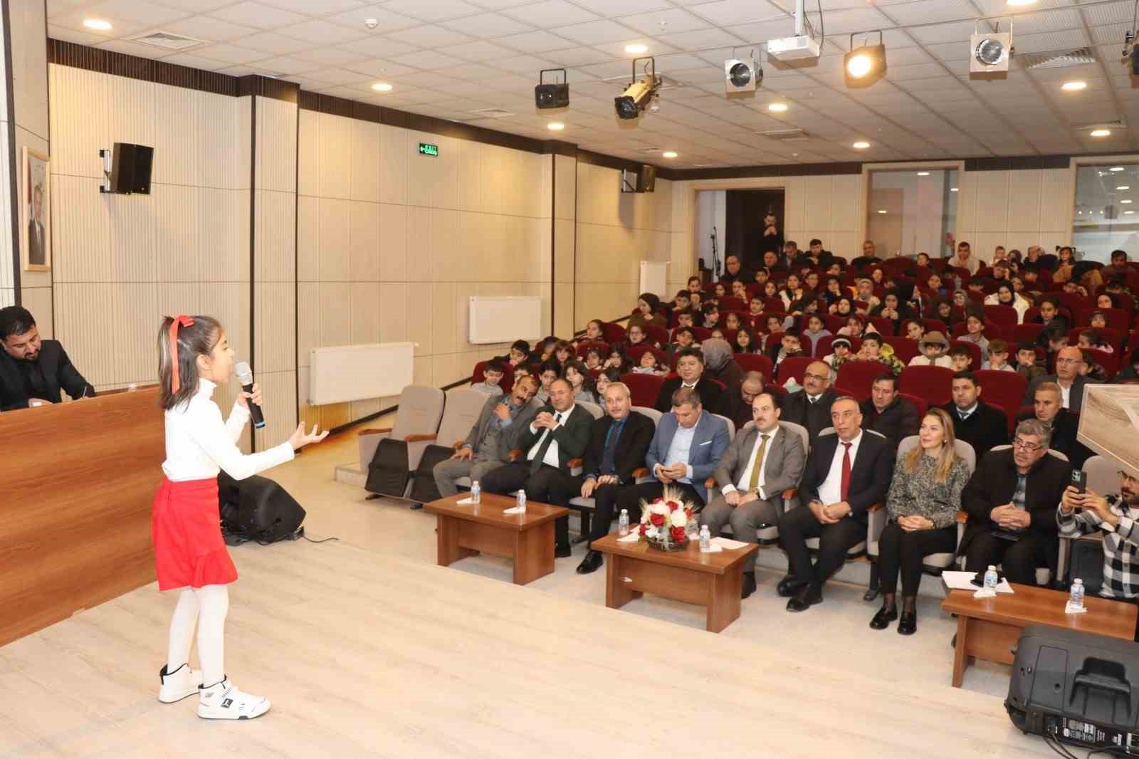 İstiklal Marşı’nı en iyi okumak için yarıştılar
