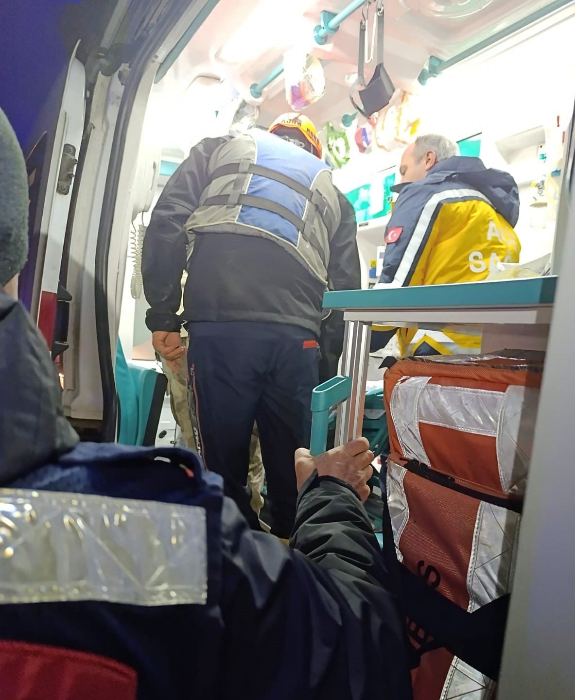 Soğuk suya dalınca ayıldı