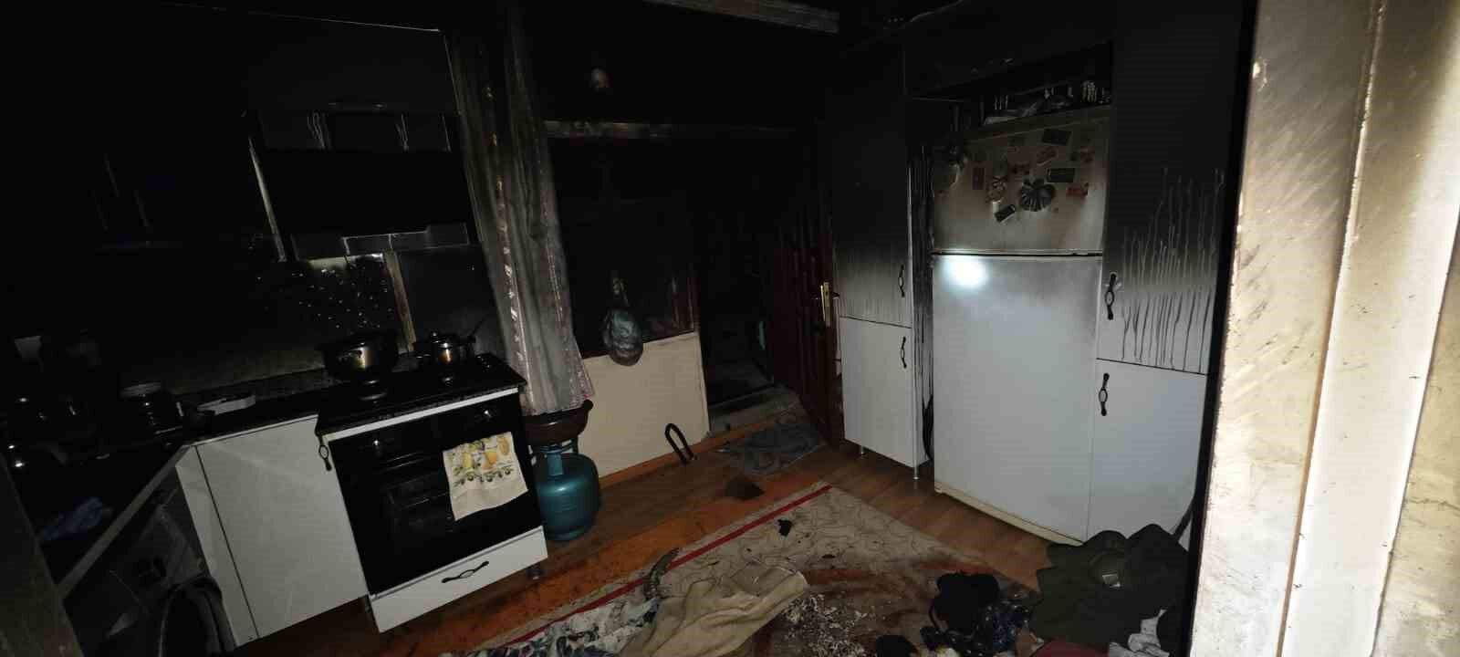 Van’da ev yangını: Dumandan zehirlenen 1 kişi öldü