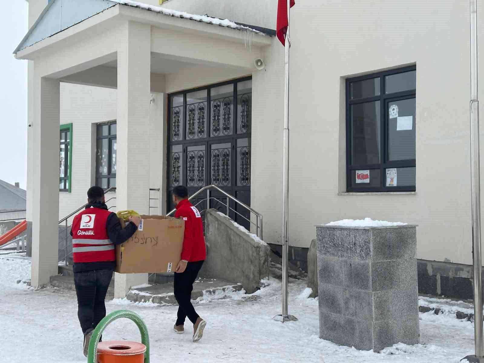 Kızılay’dan ihtiyaç sahibi ailelere destek