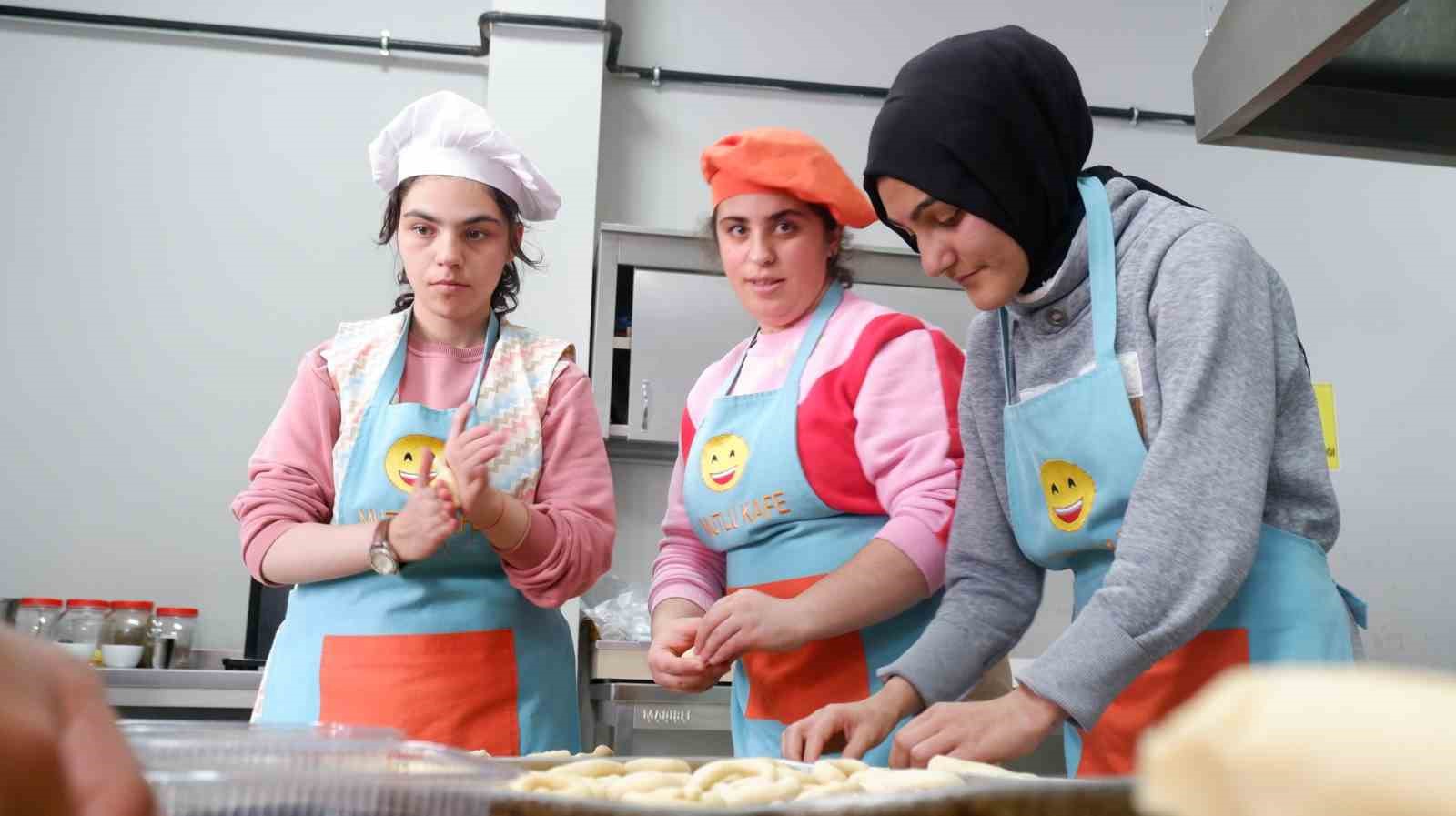 Mutlu Kafe’den mutlu anlar